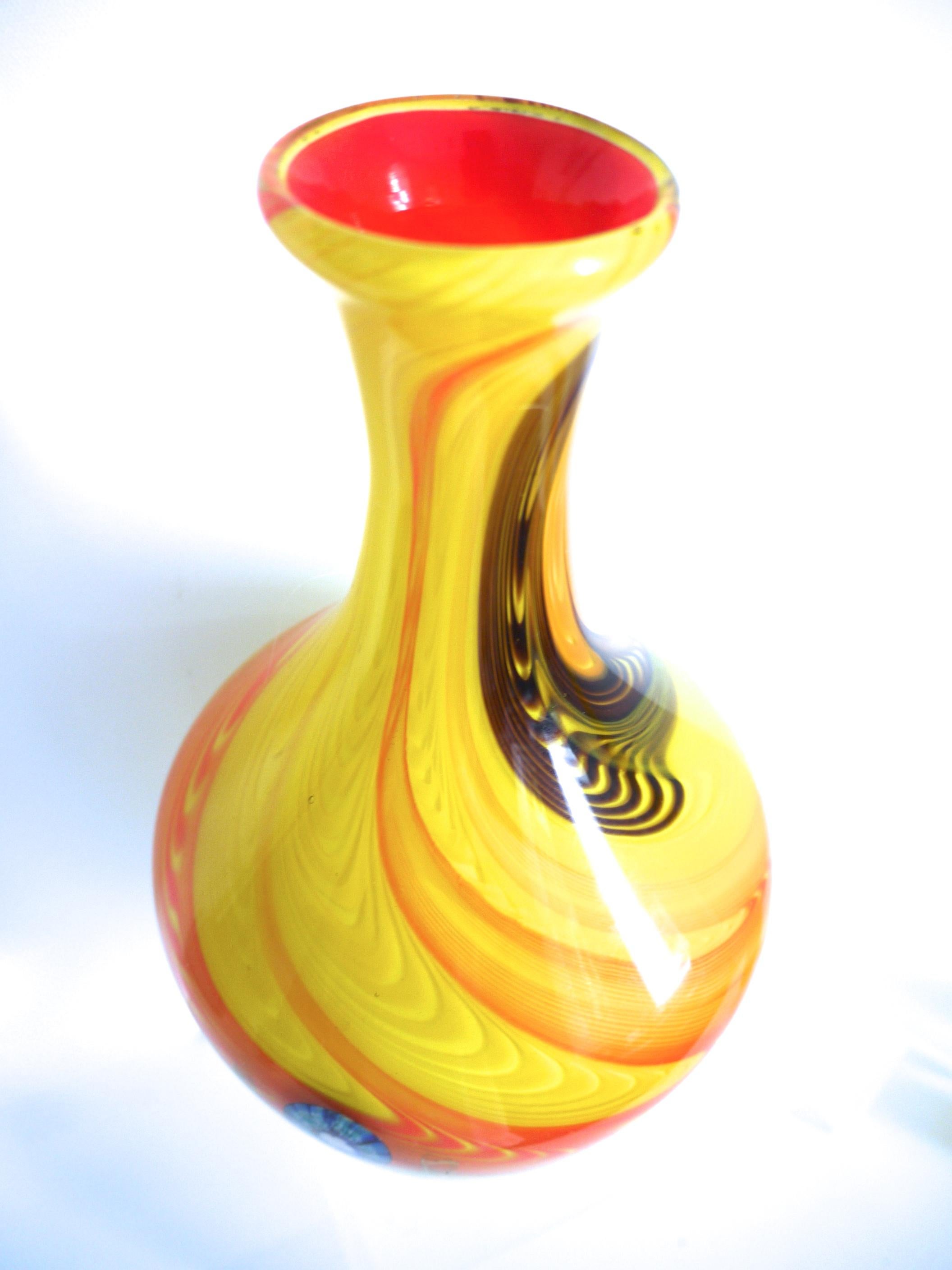 Mid-Century Modern 1950 Murano Fratelli Toso MilleFiori Glass Centrepiece Trumpet Vase Yellow For Sale