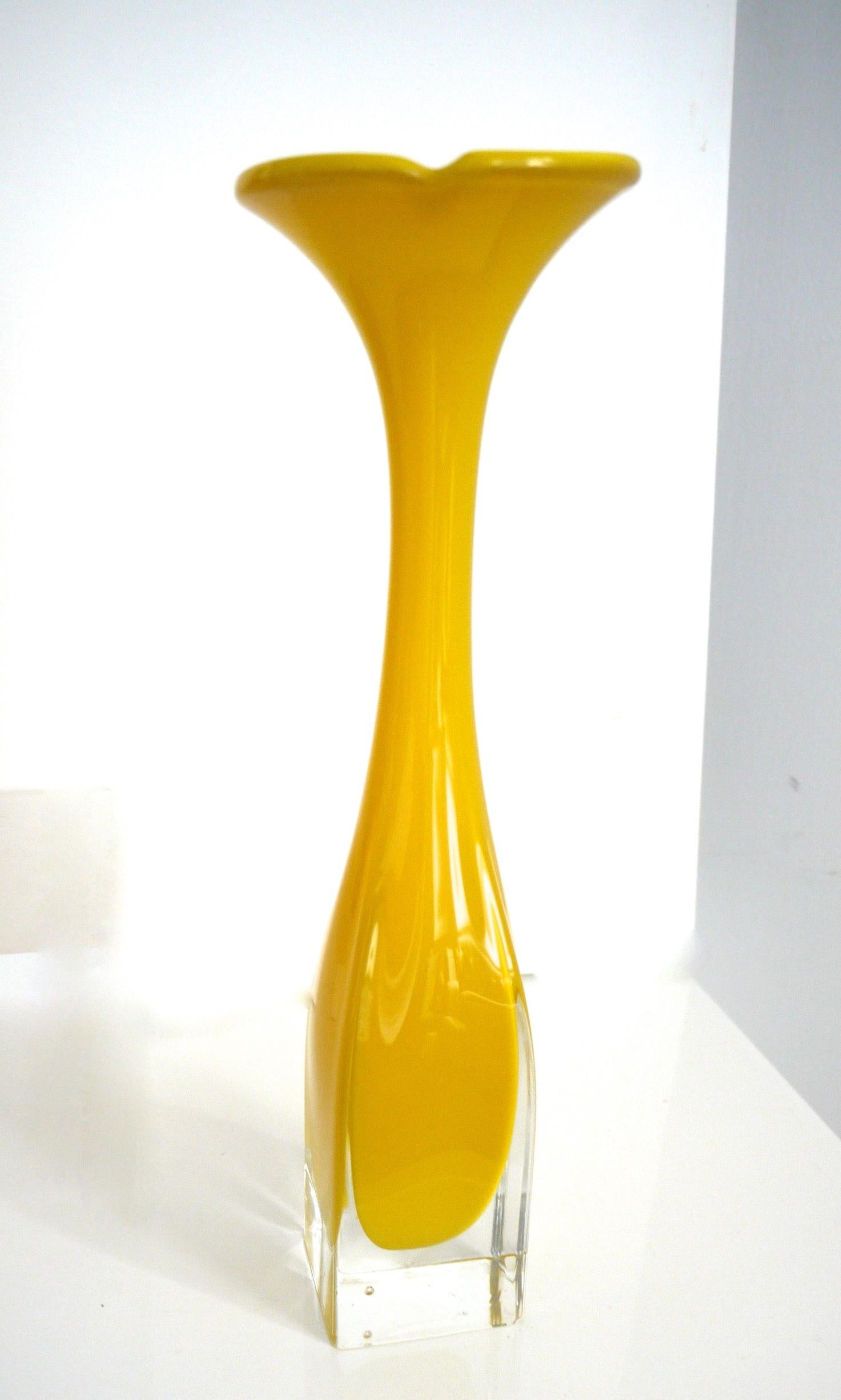 Art Glass 1950 Murano Fratelli Toso MilleFiori Glass Centrepiece Trumpet Vase Yellow For Sale