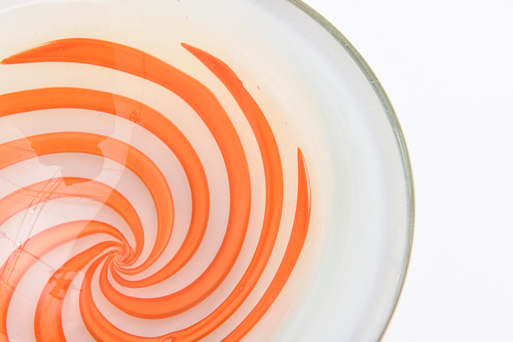 Vintage Murano Fratelli Toso Opalescent Glas Schale mit Orange Optic Swirls (Italienisch) im Angebot