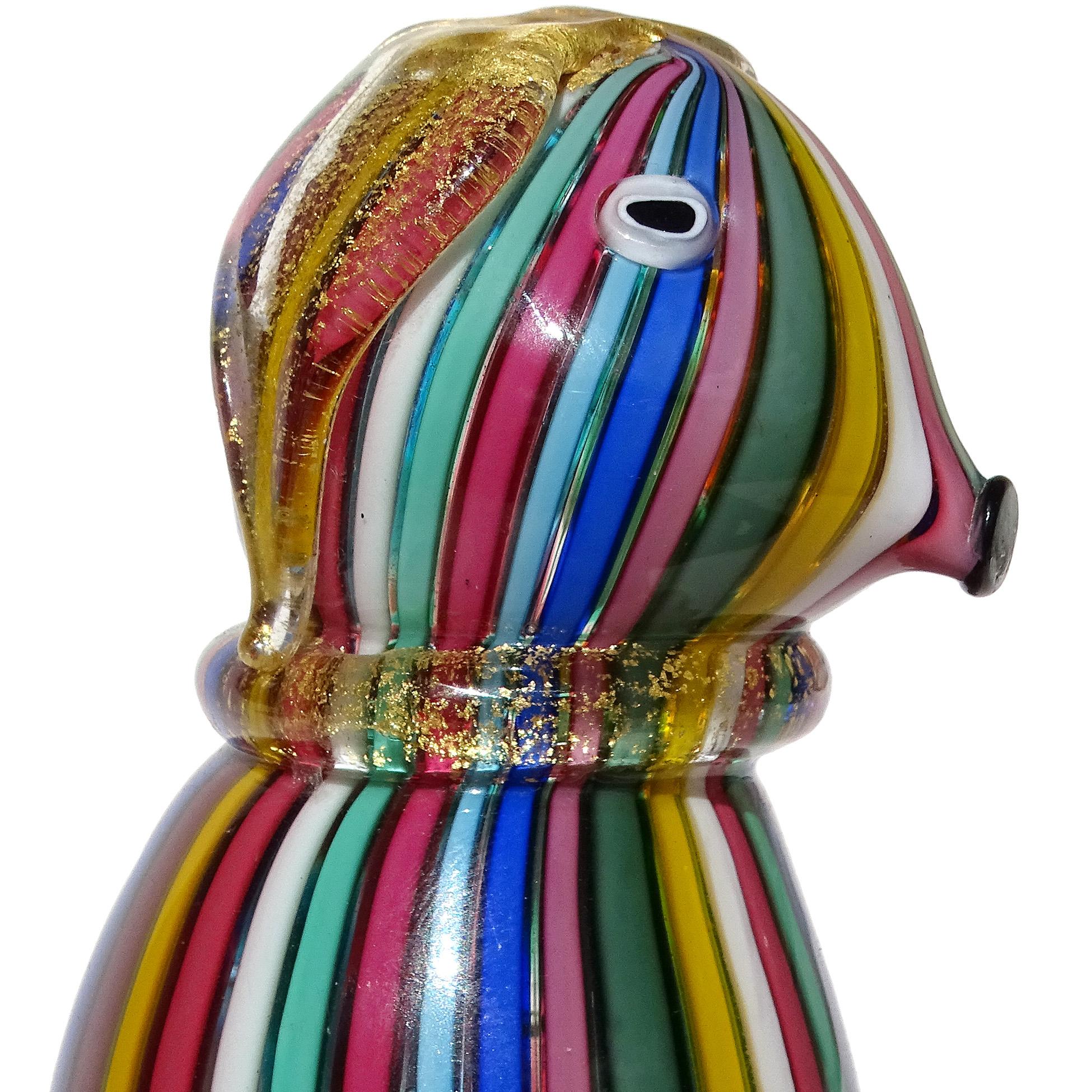 XX secolo Murano Fratelli Toso Arcobaleno a fiocchi d'oro con nastri in vetro artistico italiano Figurina di cane in vendita
