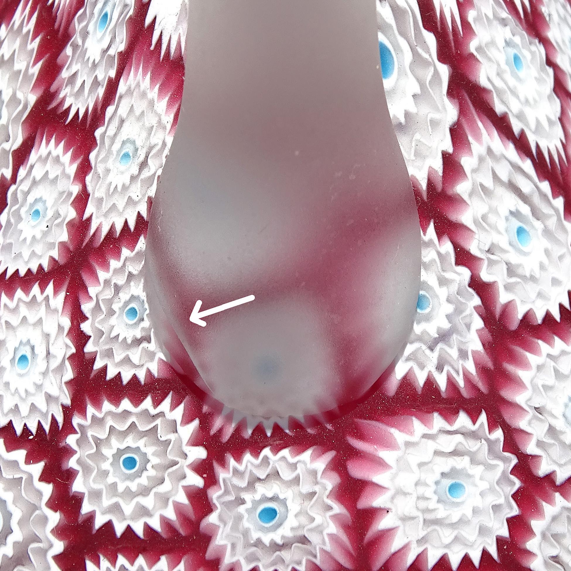 Verre Aiguière en verre d'art italien Murano Fratelli Toso Rouge Rose Blanc Fleur Murrine en vente