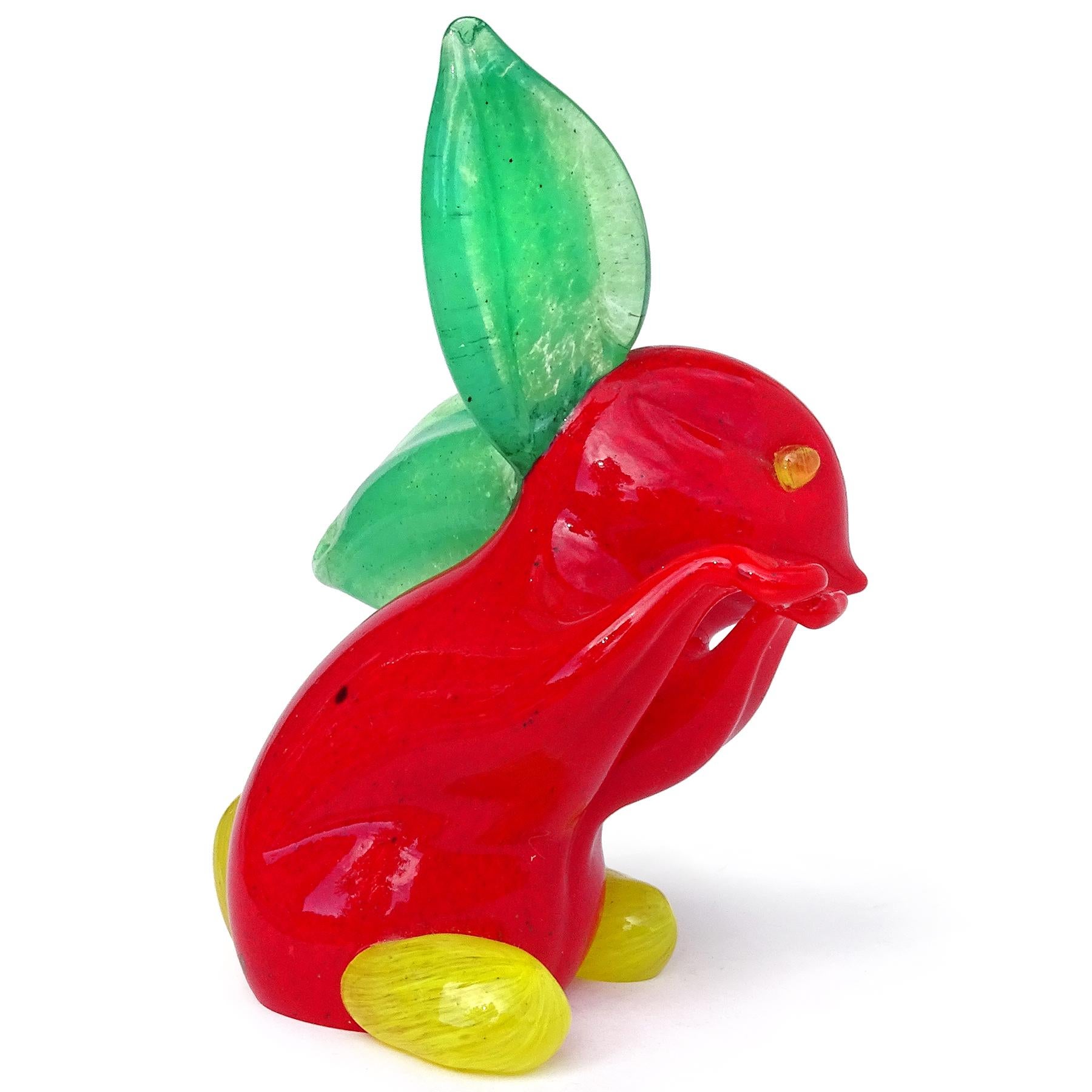 Fait main Sculpture de lapin italienne en verre de Murano Gambaro Poggi rouge vert jaune en vente