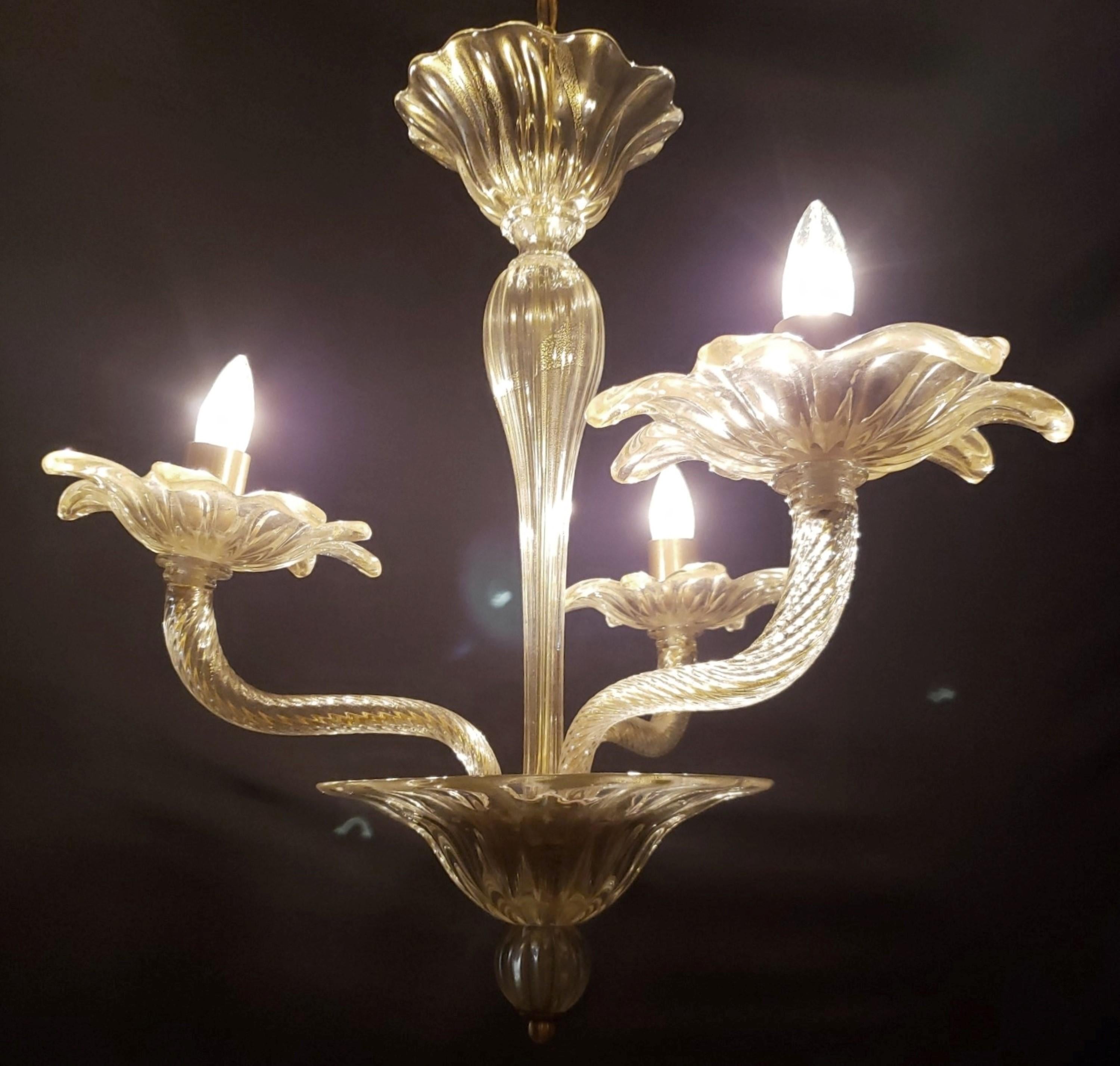 20ième siècle Lustre 3 Up Up J Arms en verre de Murano avec inflexions dorées en vente