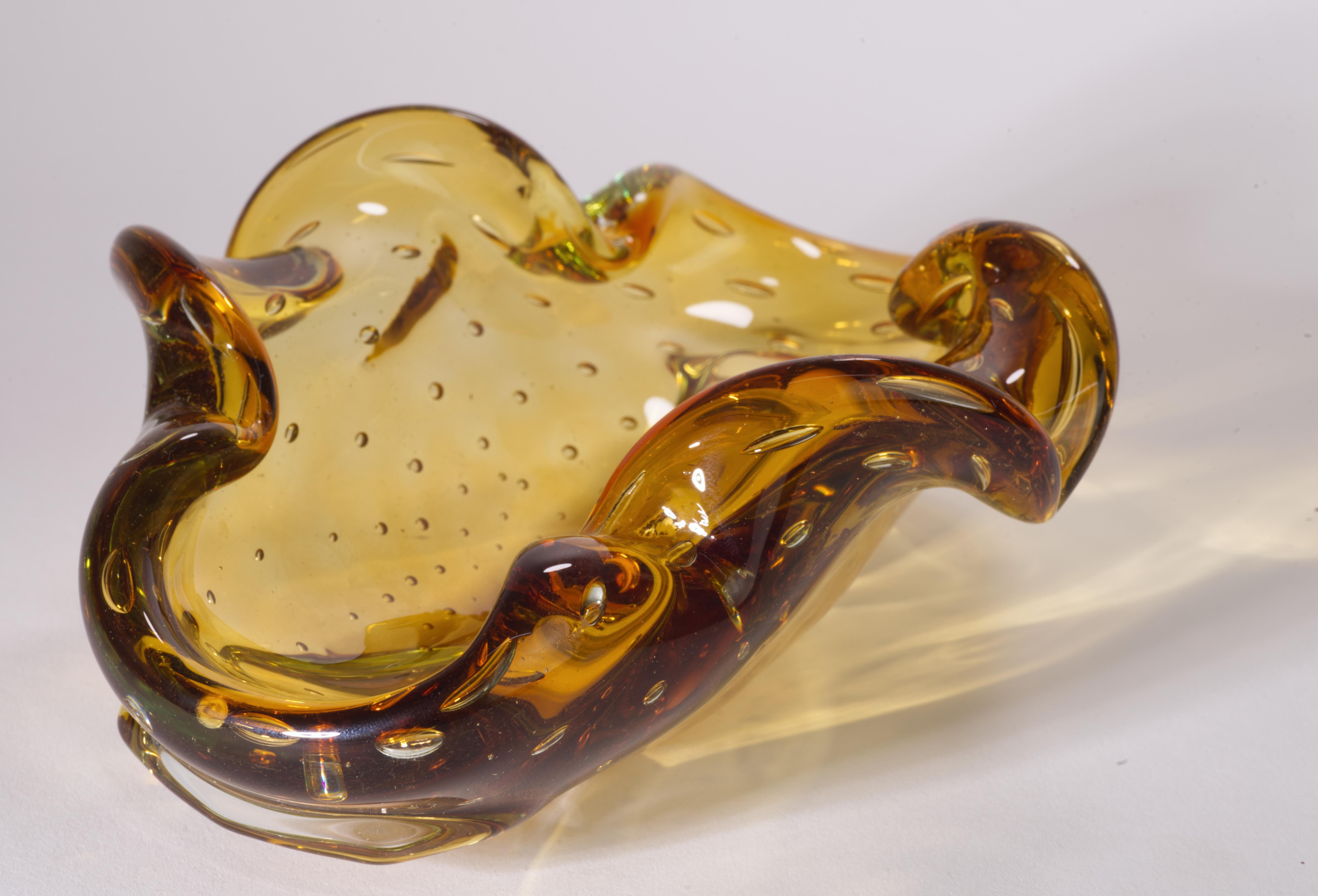 XX secolo Ciotola in vetro di Murano Glass Sommerso nello stile di Seguso, si illumina ai raggi UV in vendita