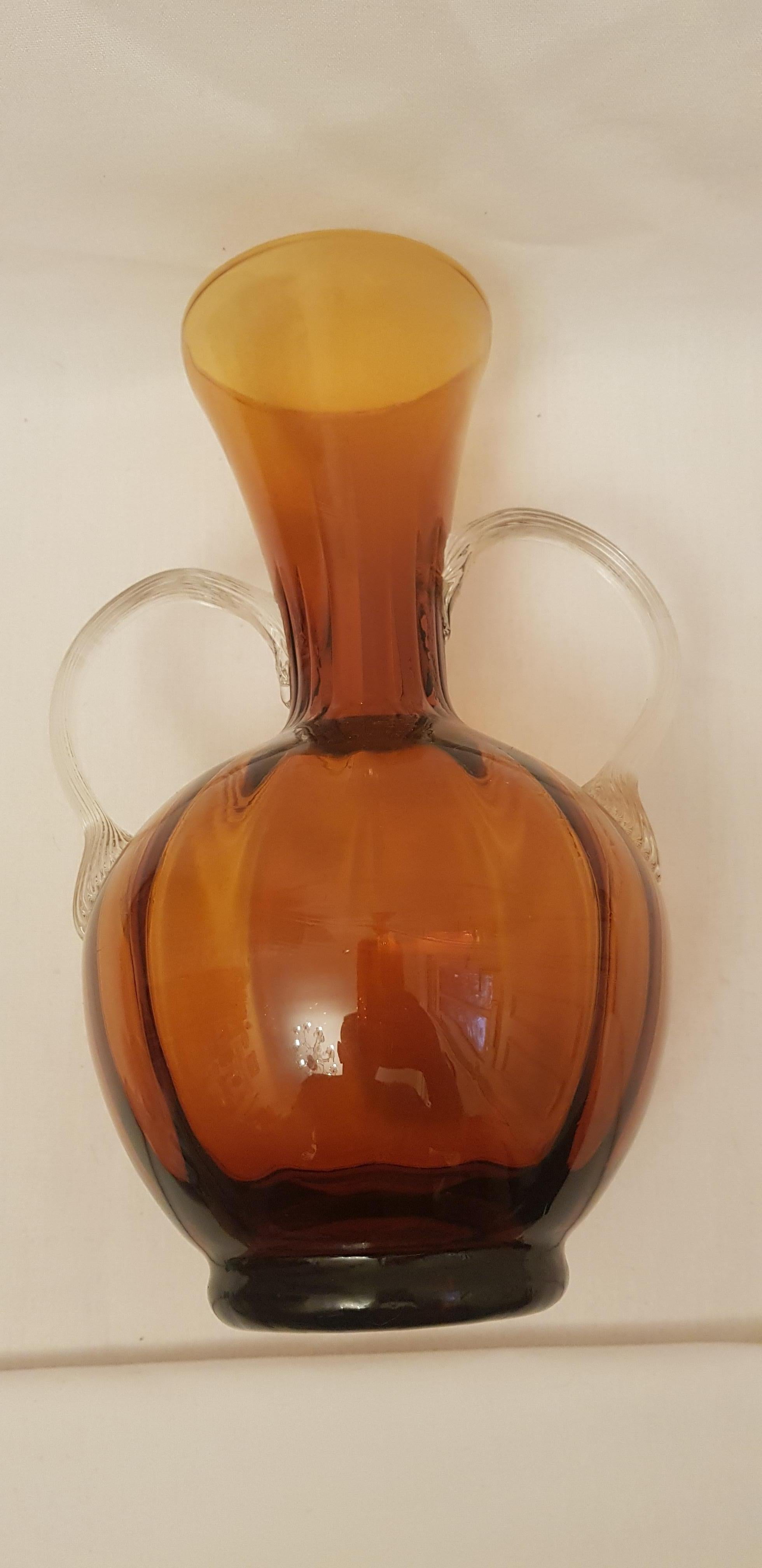 Murano glass Amfora vase by Carlo Moretti  In Excellent Condition For Sale In Grantham, GB