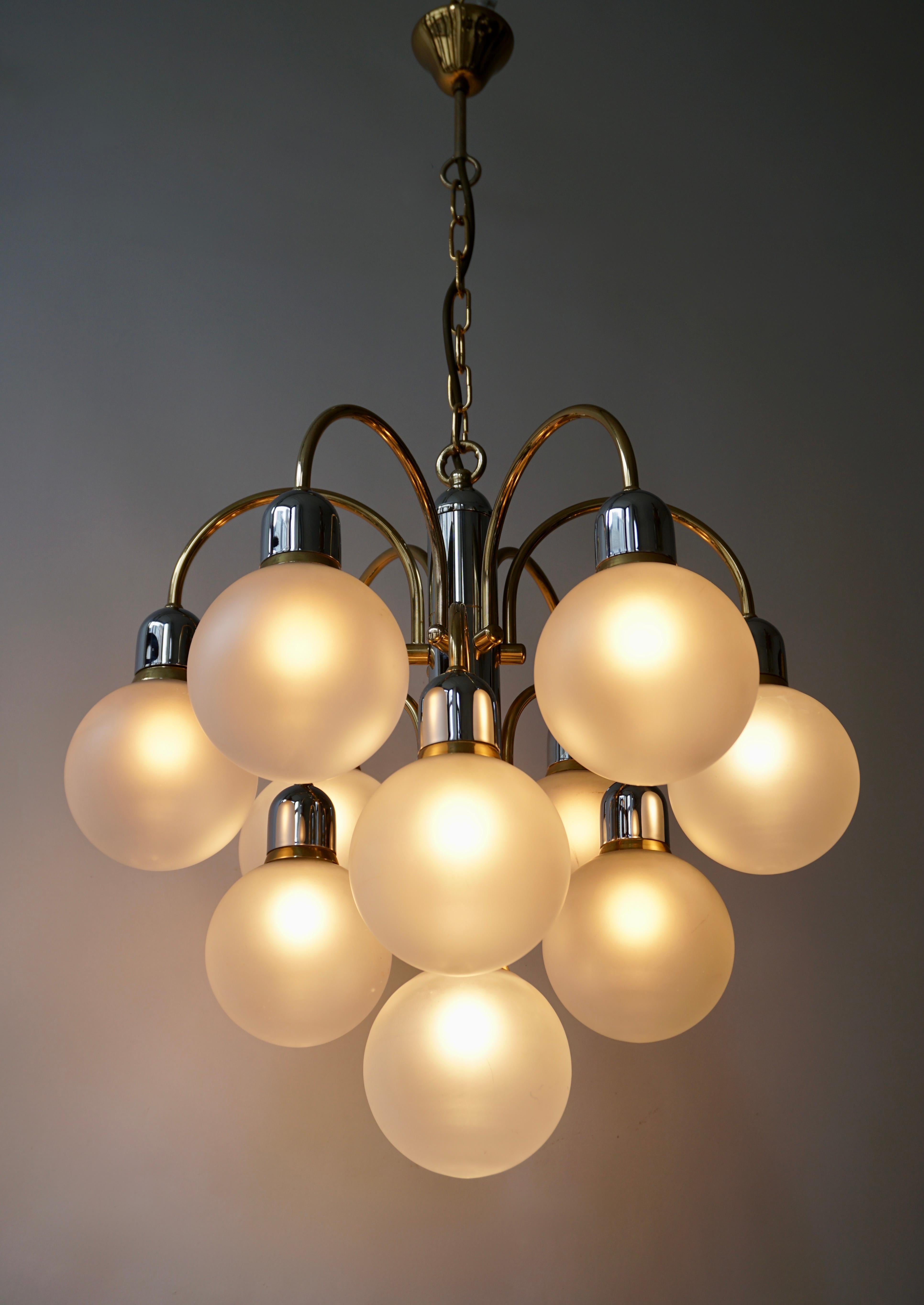 Hollywood Regency Murano Glass and Brass Chandelier For Sale