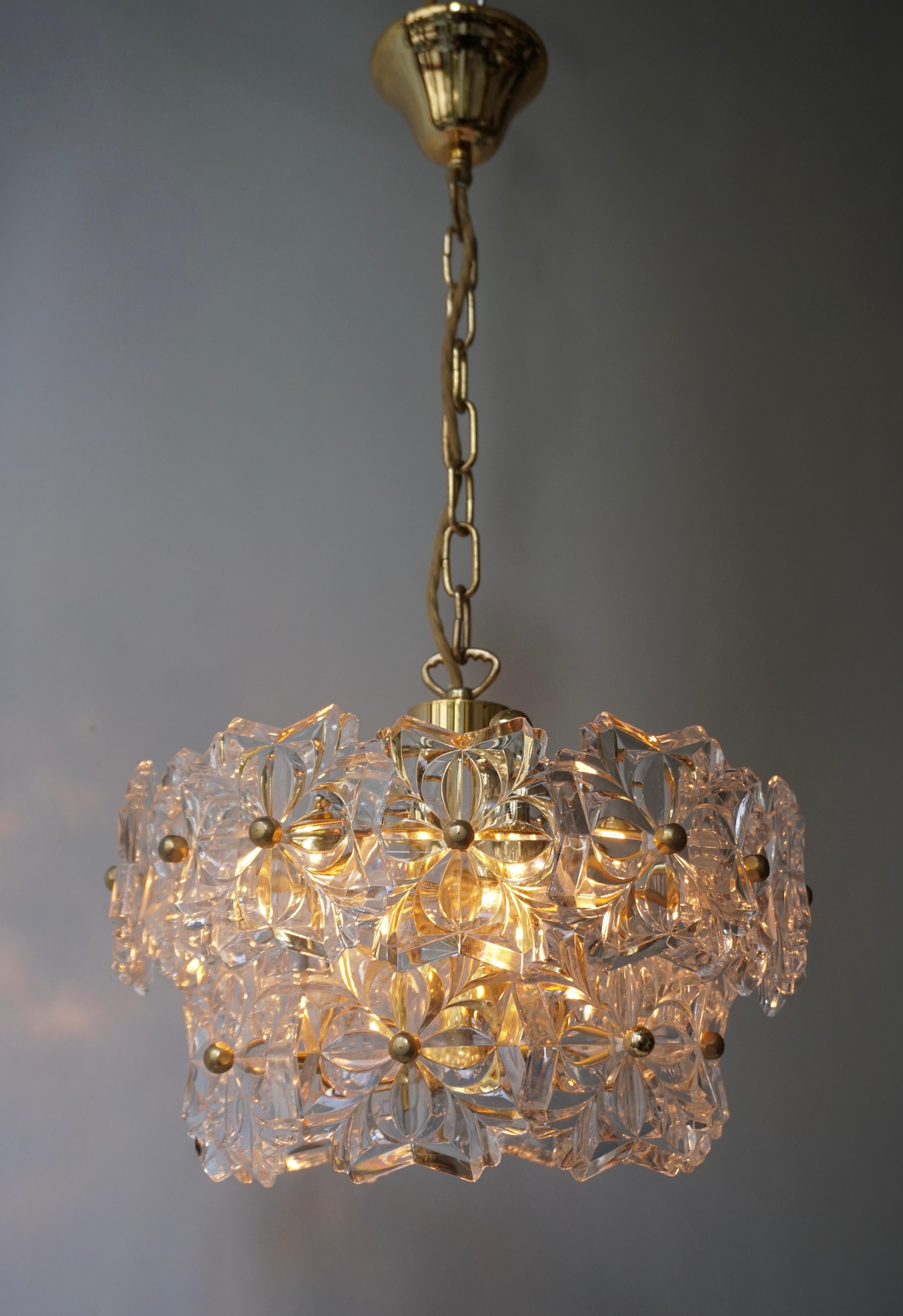 Mid-Century Modern Murano Glass and Brass Chandelier For Sale