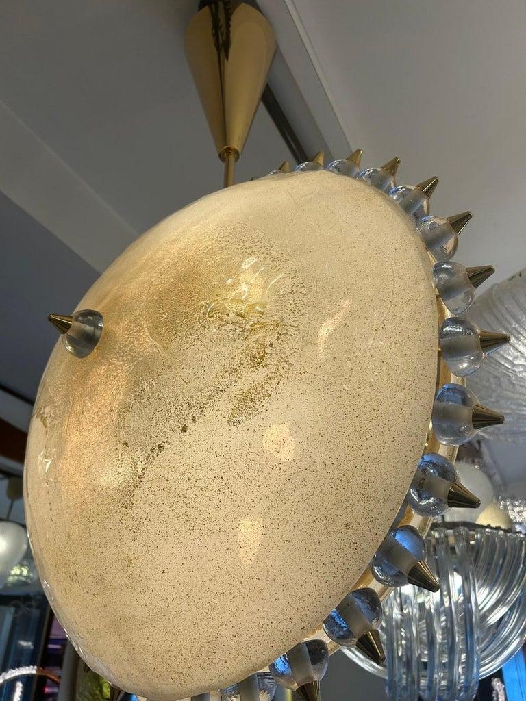 Kronleuchter aus Muranoglas und Messing im Zustand „Hervorragend“ im Angebot in Saint-Ouen, FR