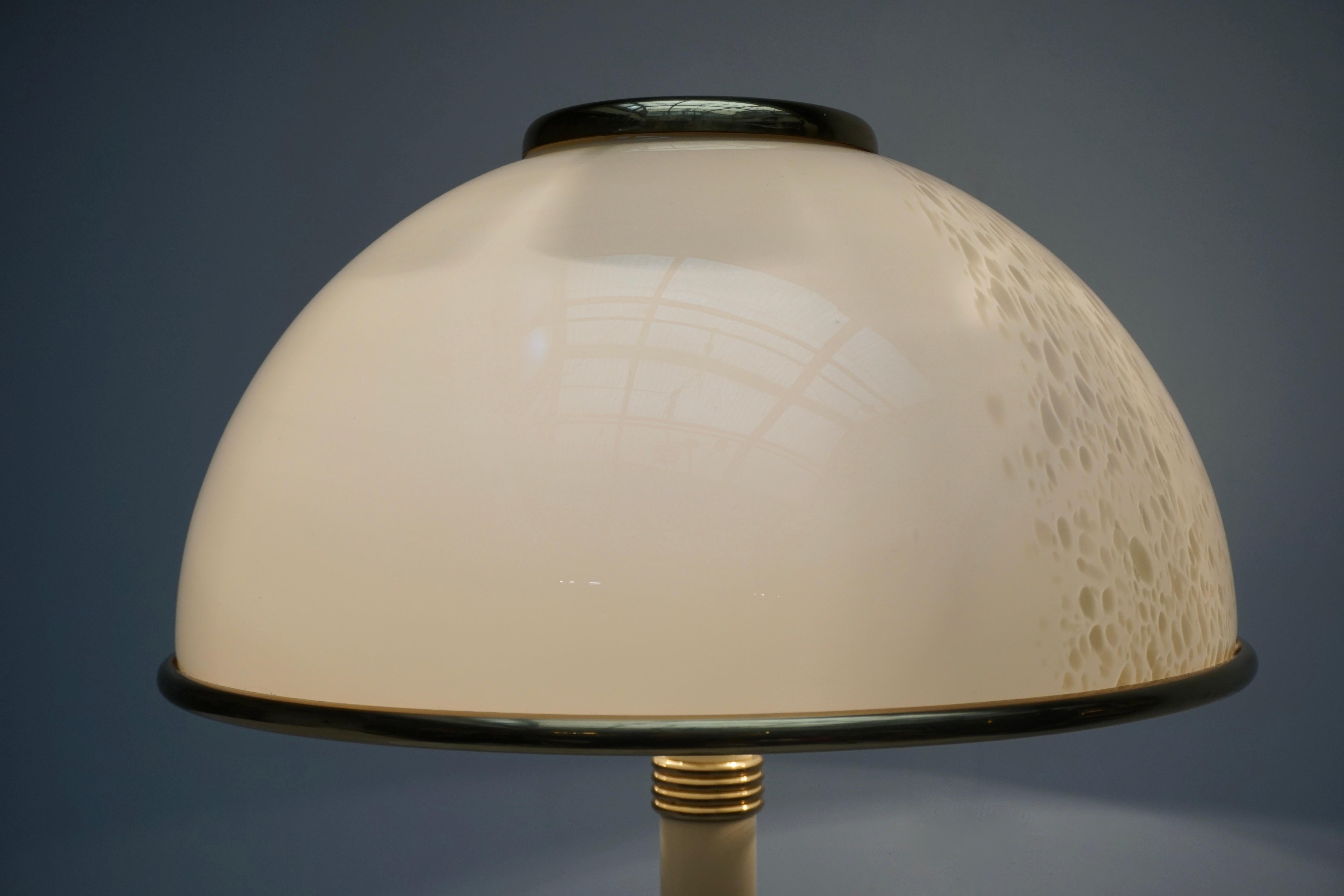 1970s Italian Floor Lamp in Brass and Artistic Murano Glass by F. Fabbian For Sale 4