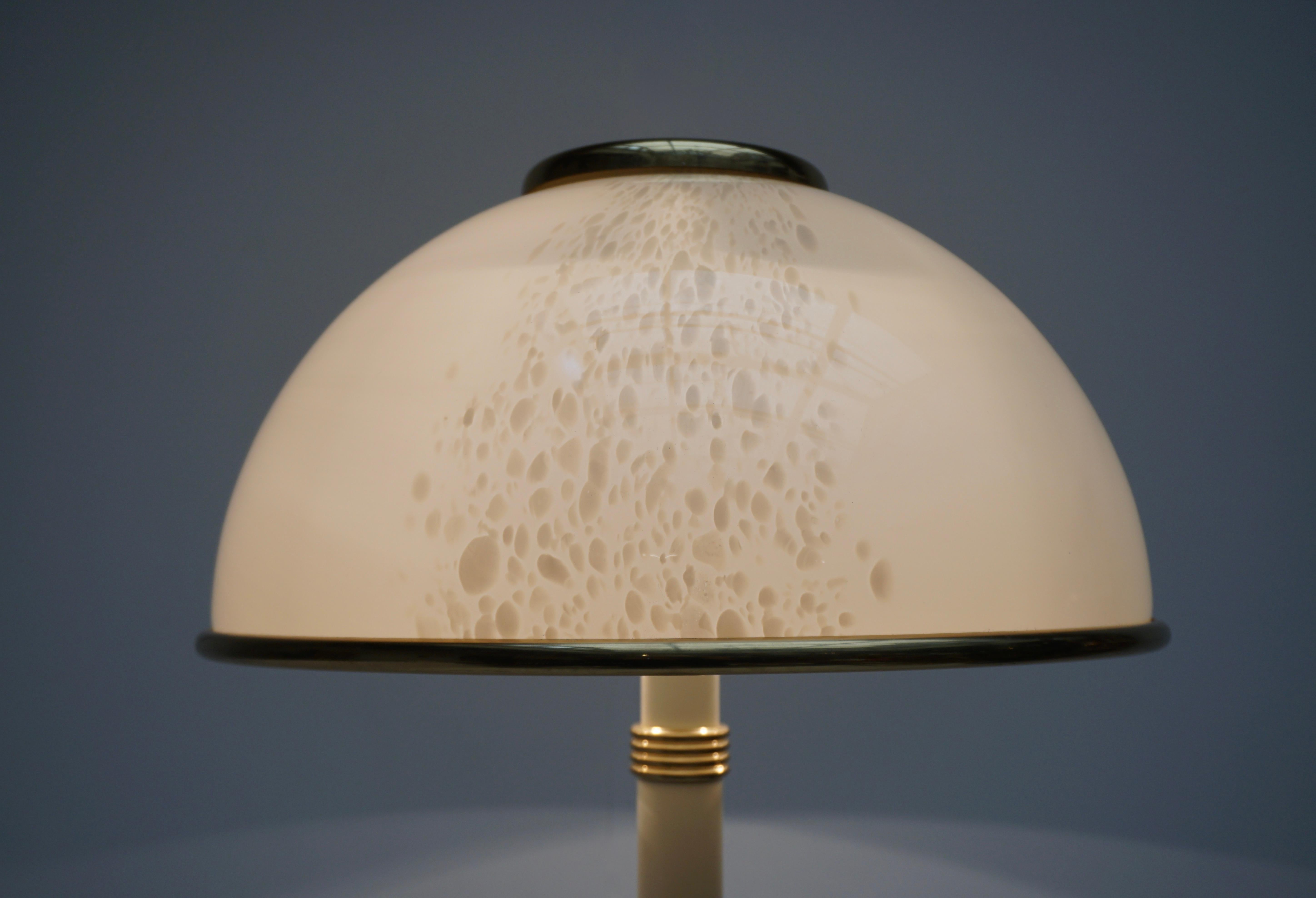 1970s Italian Floor Lamp in Brass and Artistic Murano Glass by F. Fabbian In Good Condition For Sale In Antwerp, BE
