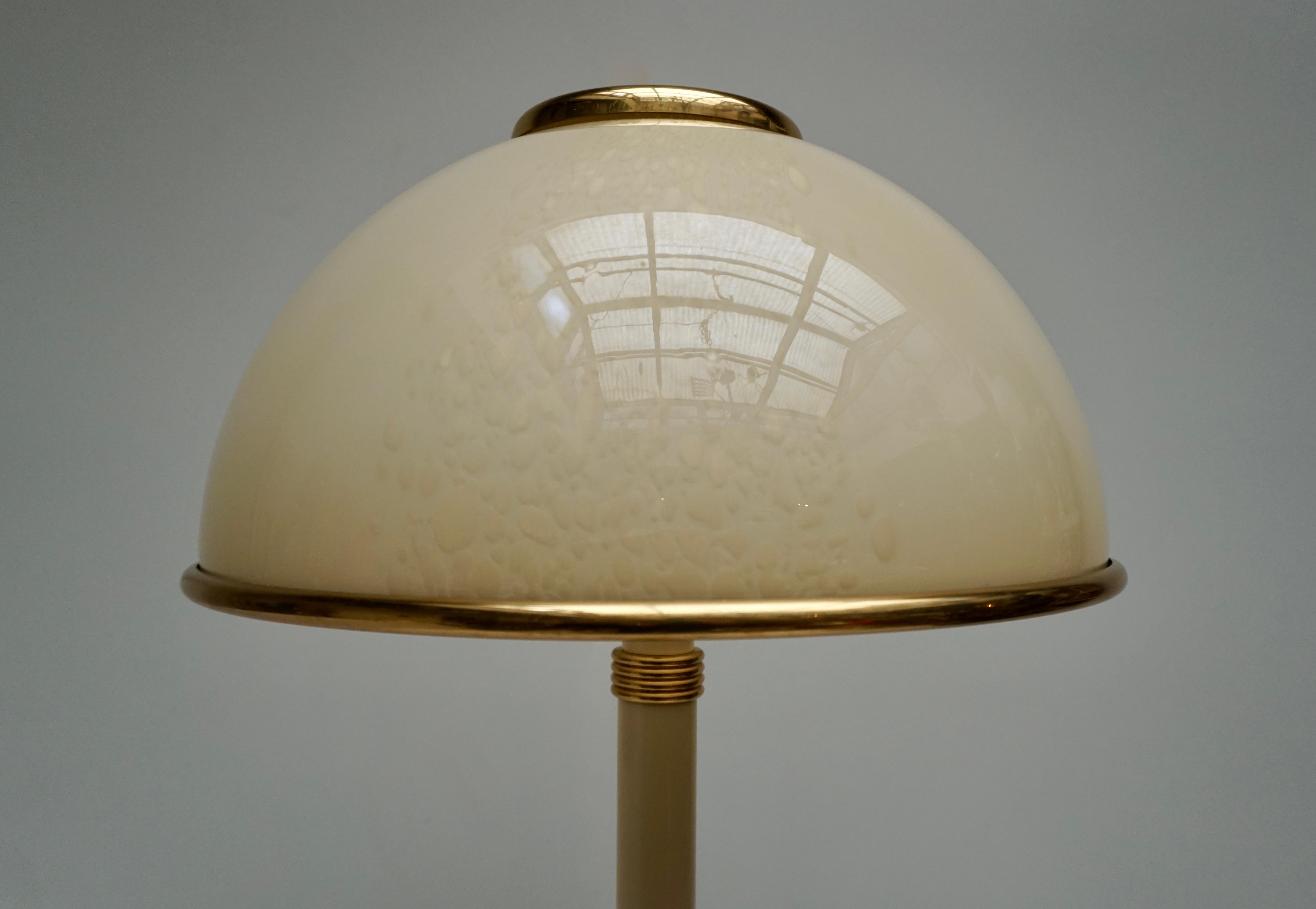 20th Century 1970s Italian Floor Lamp in Brass and Artistic Murano Glass by F. Fabbian For Sale