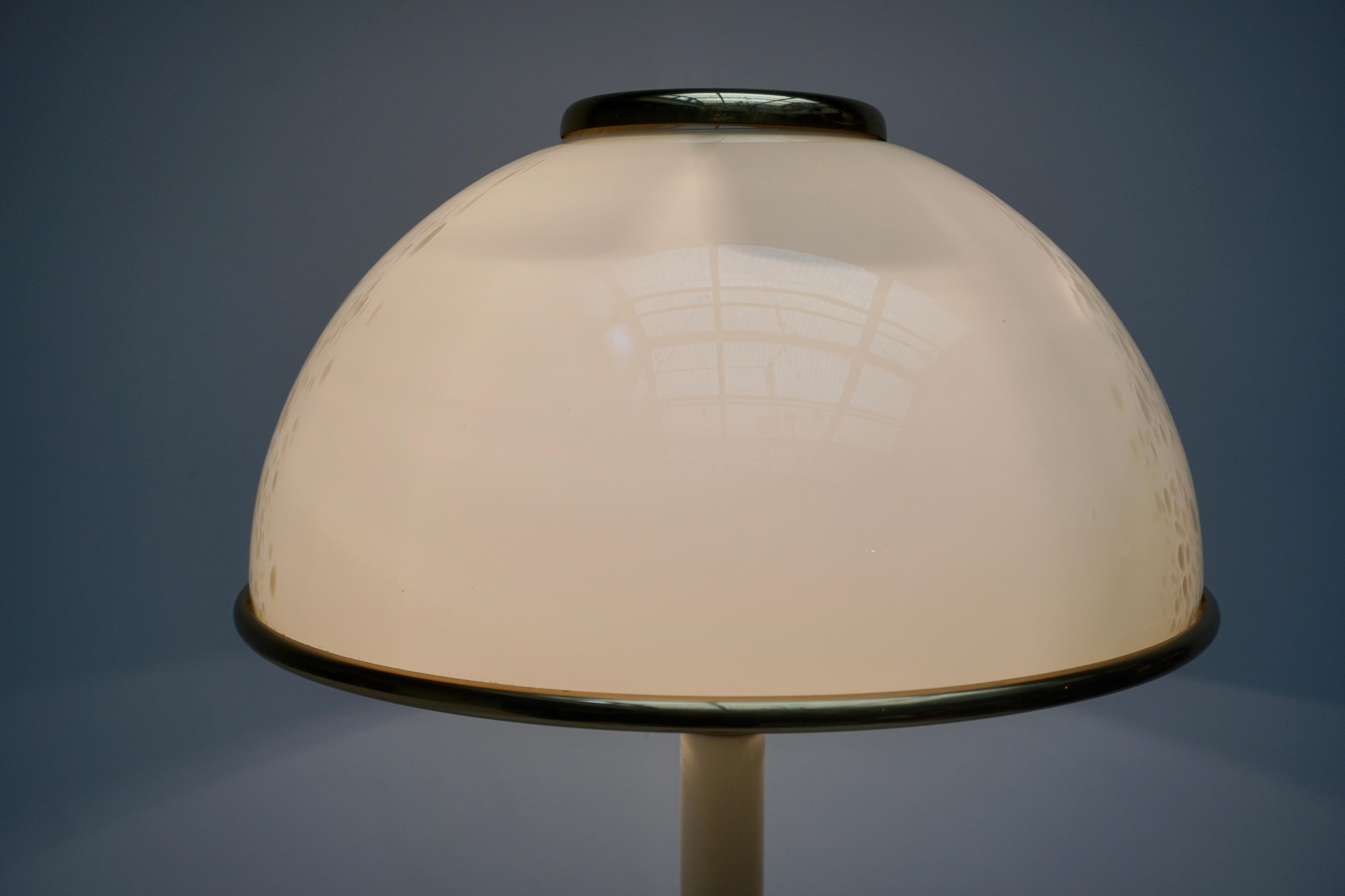 Stehlampe aus Muranoglas und Messing im Angebot 3