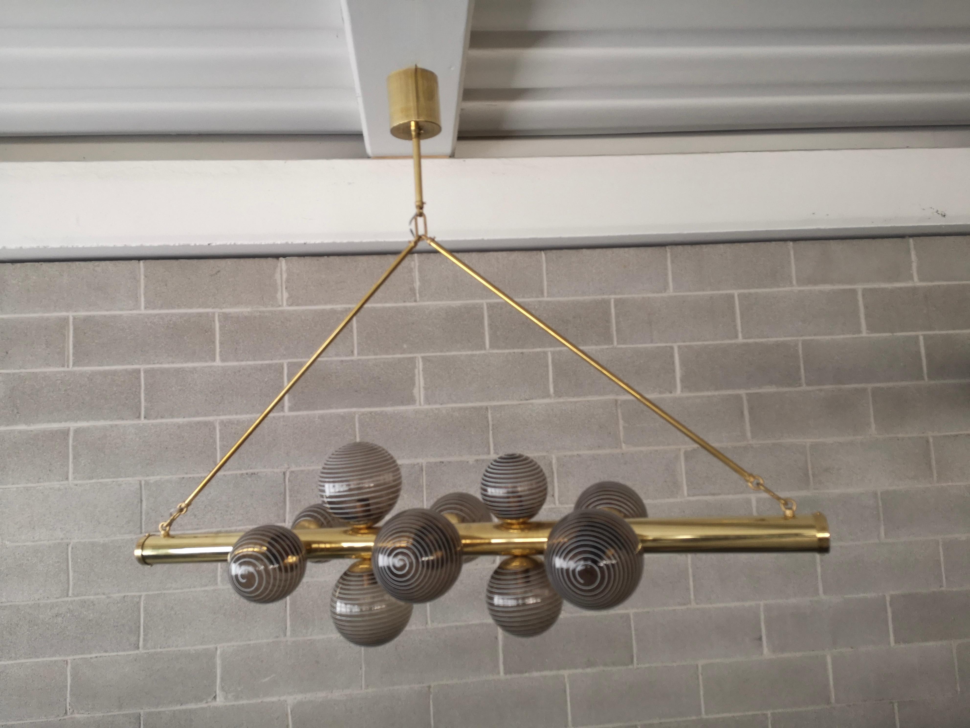 Murano Glass and Brass Mid-Century Chandelier, 2000 In Good Condition For Sale In Rome, IT