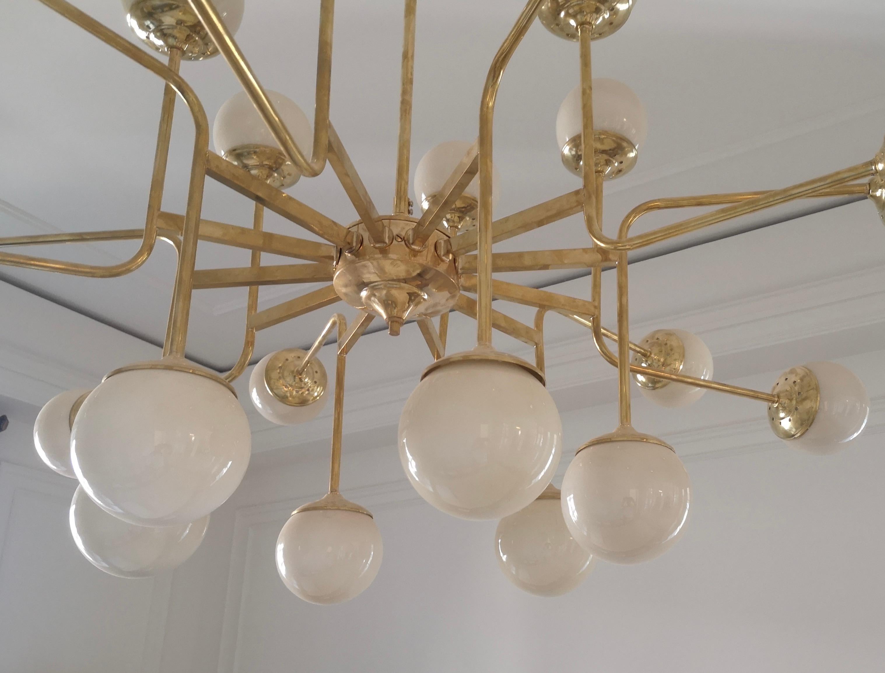 Murano Glass and Brass Mid-Century Chandelier, 2020 In Good Condition For Sale In Rome, IT