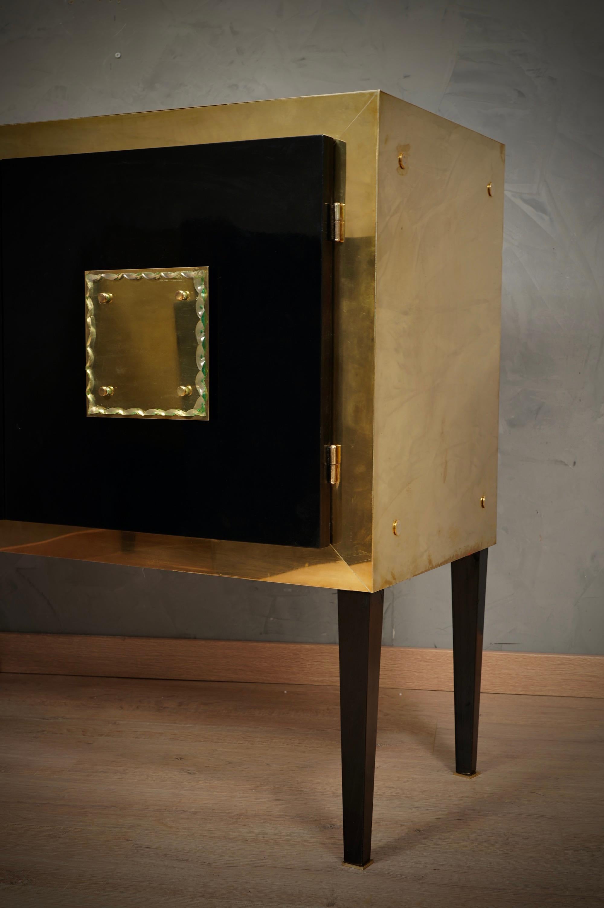 Mid-Century Modern Crédence / bar / buffet mi-siècle en verre de Murano et laiton, 1980