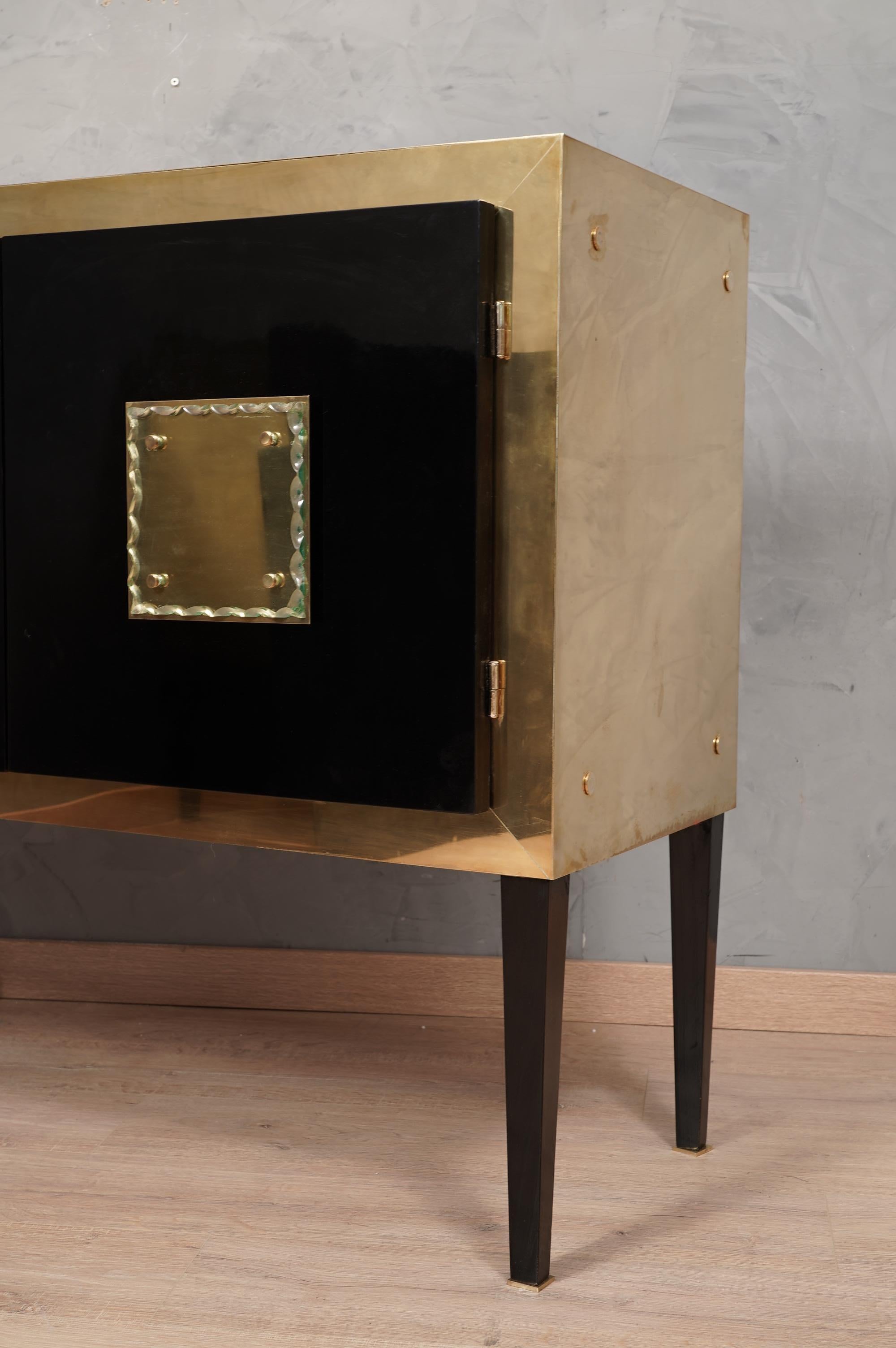 Laiton Murano Glass and Brass Mid-Century Sideboard, 1980 en vente