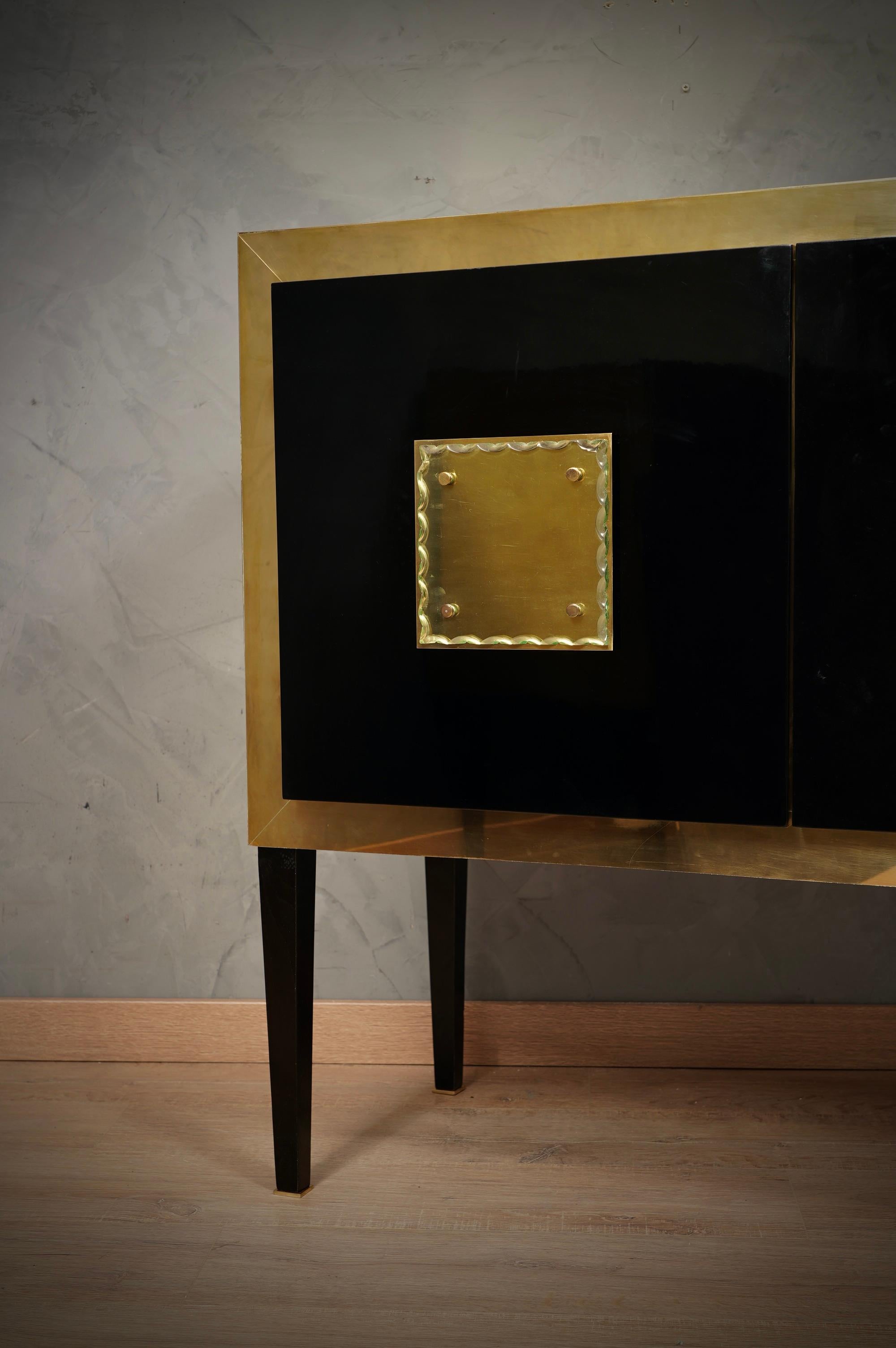 italien Crédence / bar / buffet mi-siècle en verre de Murano et laiton, 1980