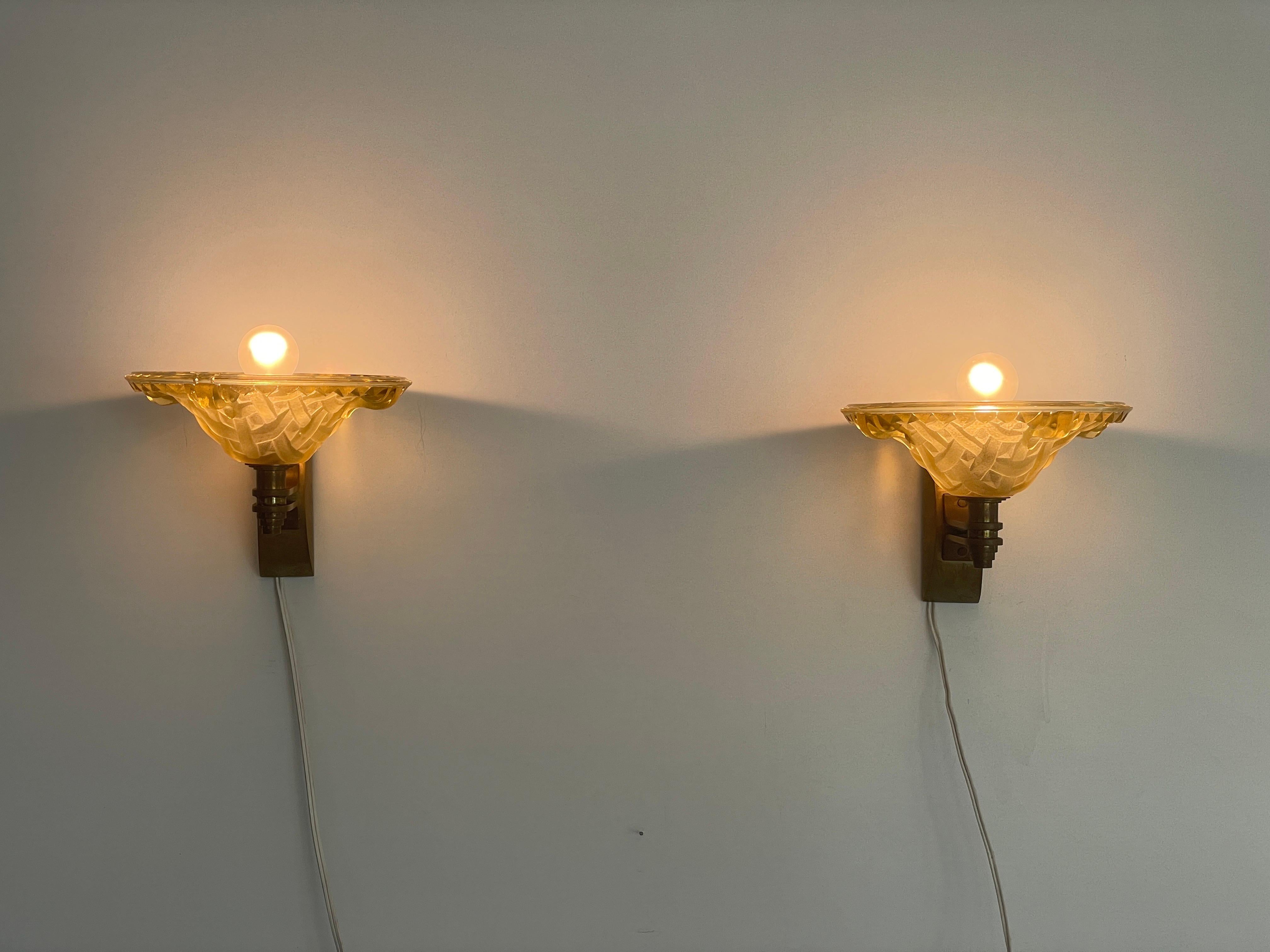 Pareja de candelabros de cristal de Murano y latón, años 50, Italia en venta 3