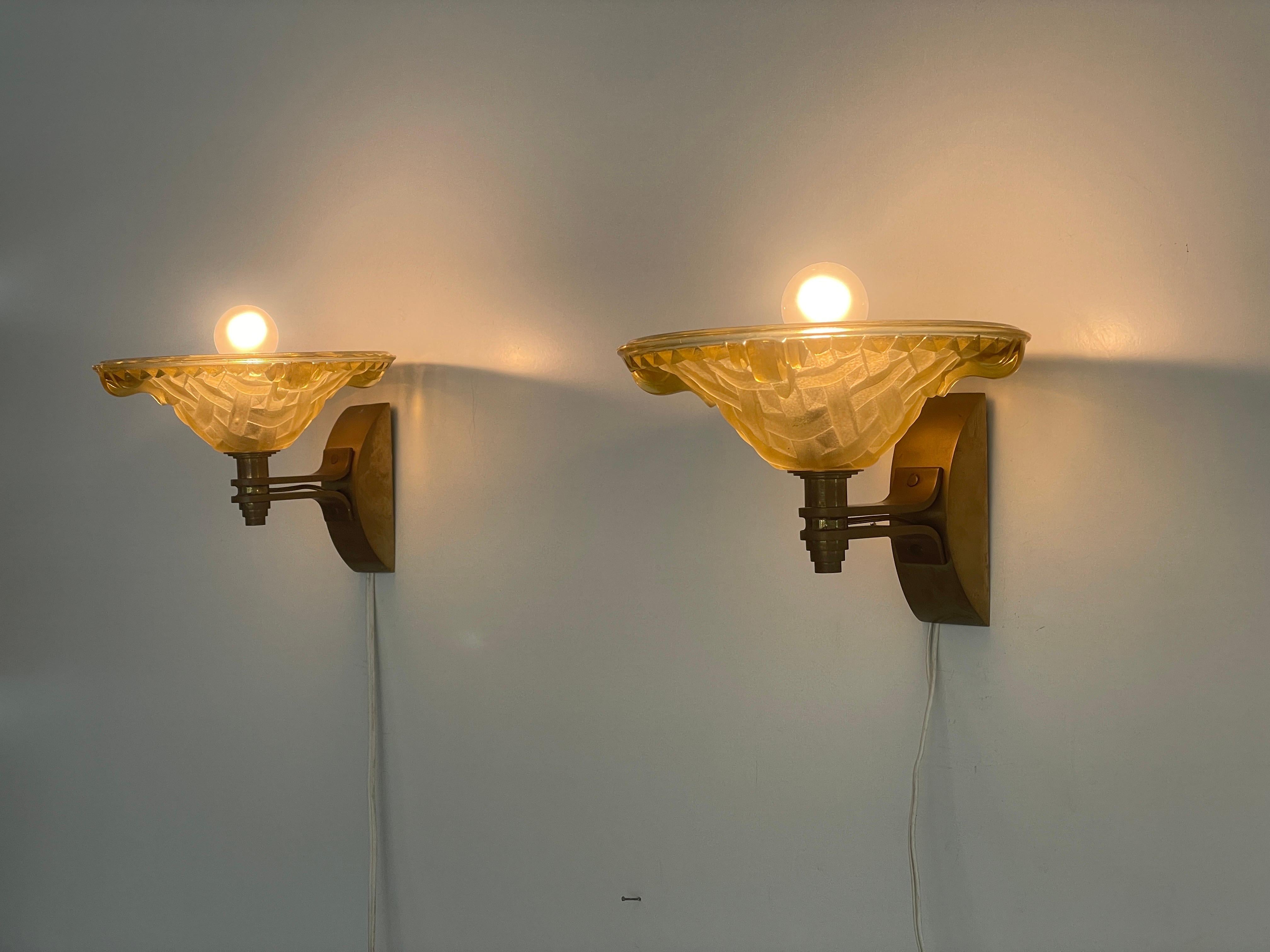 Pareja de candelabros de cristal de Murano y latón, años 50, Italia en venta 4
