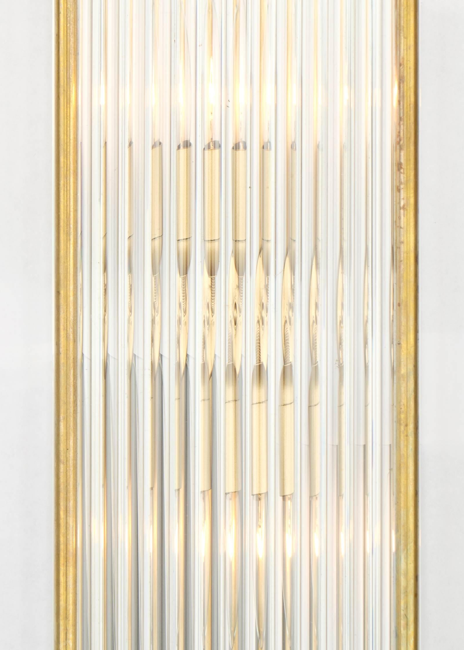 Pareja de apliques de cristal de Murano y latón en Nuevo estado para la venta en Austin, TX