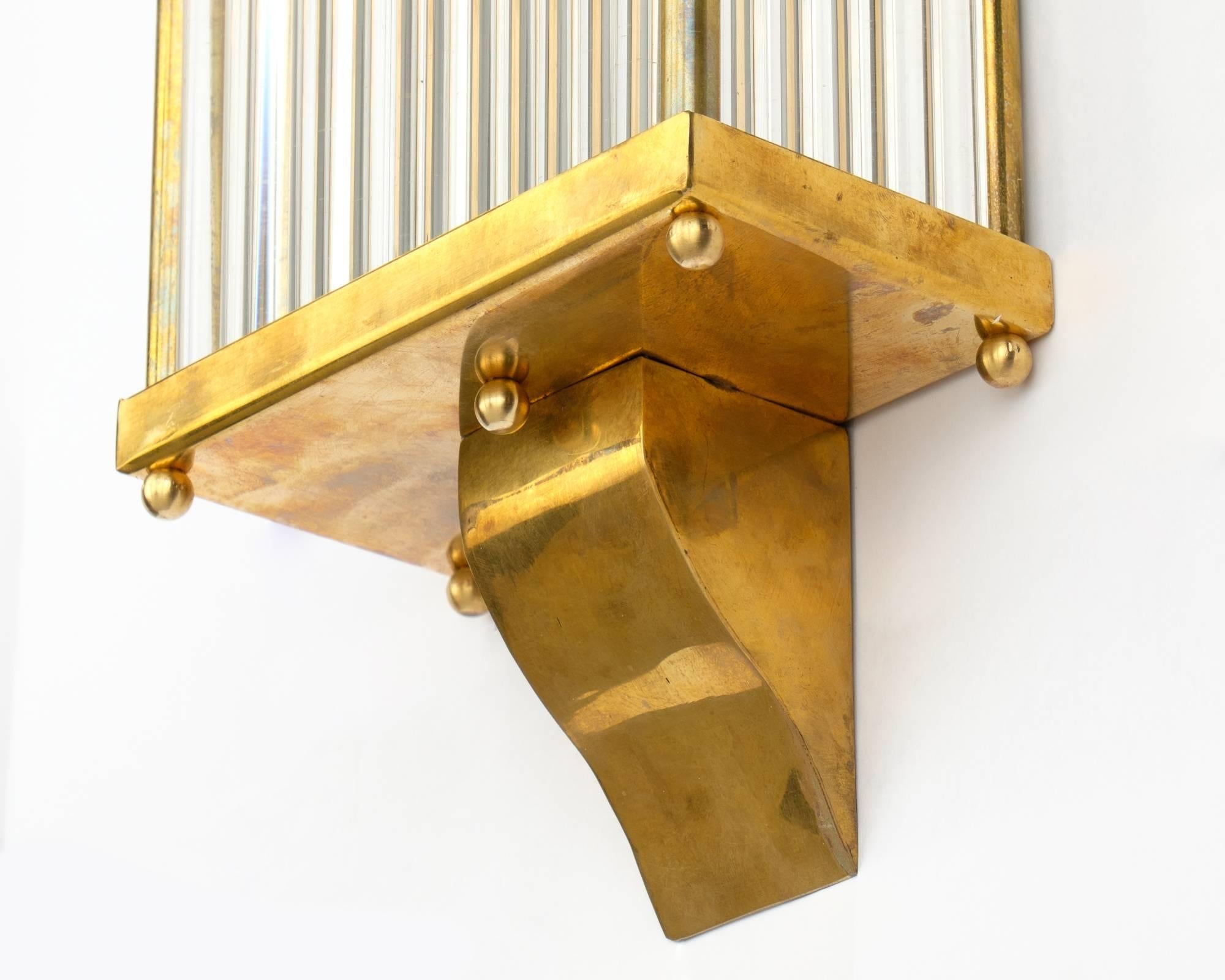 Pareja de apliques de cristal de Murano y latón en venta 2