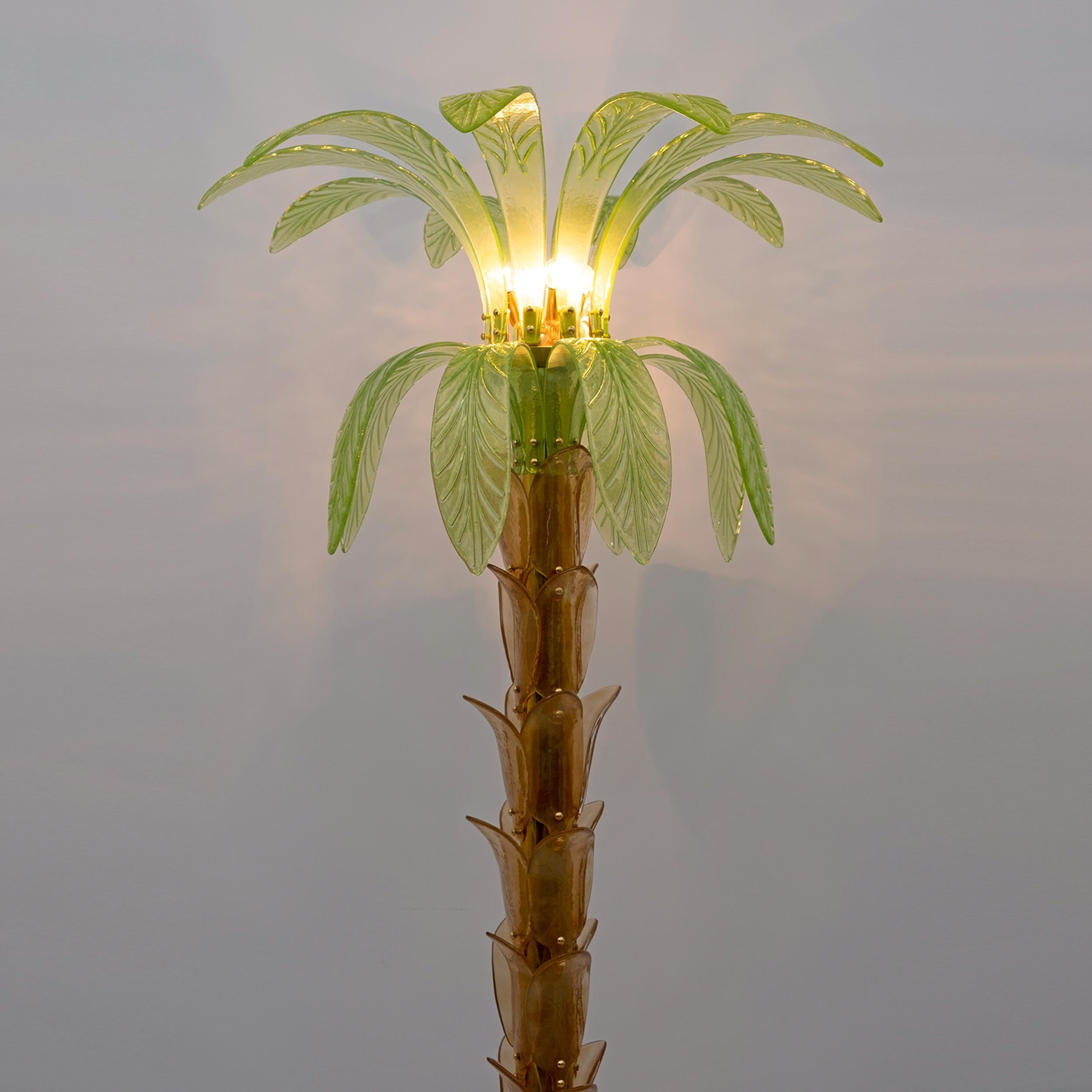 Italian Murano Glass and Brass Palm Tree Floor Lamp, 1970s in vendita