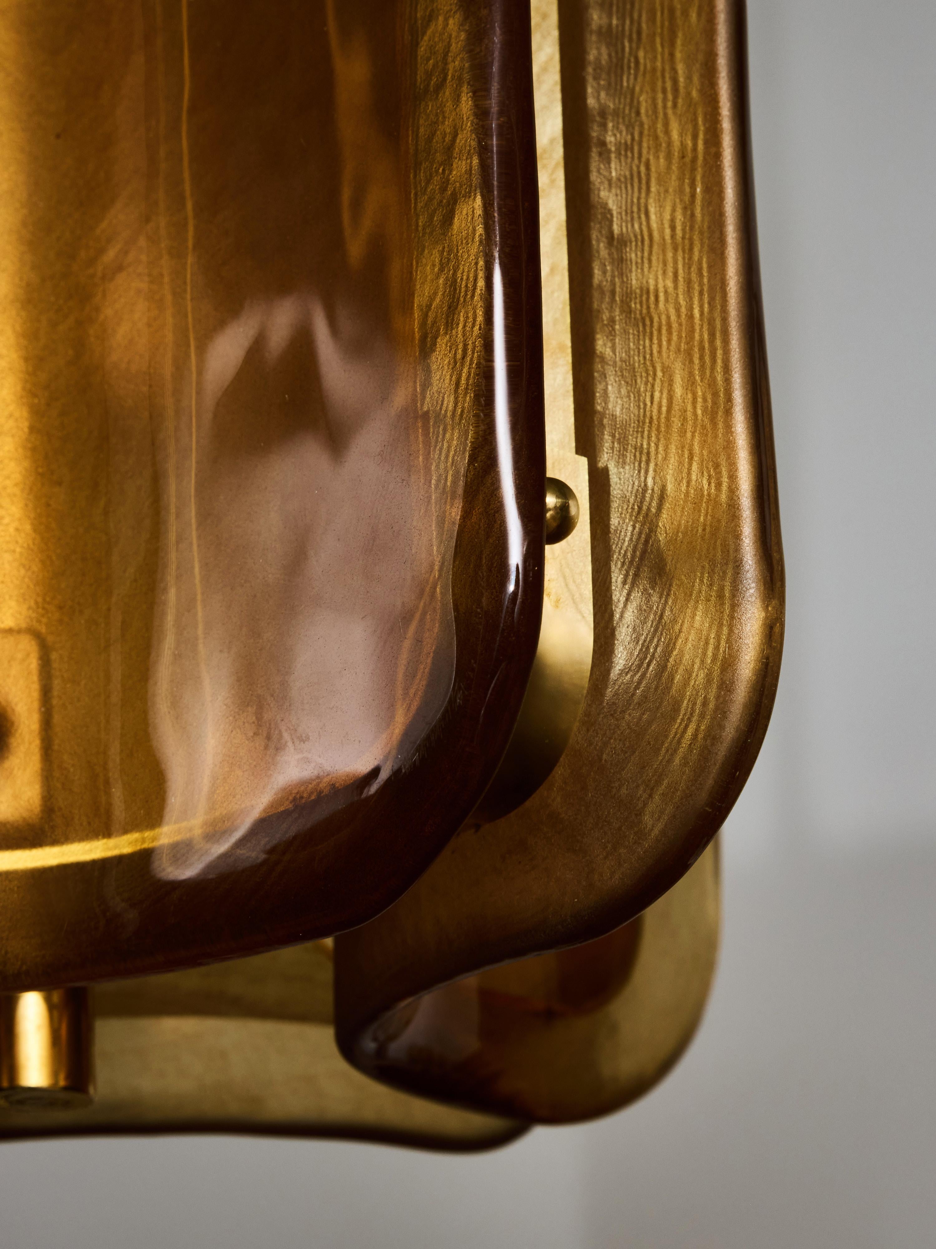 Ottone Ciondolo in vetro di Murano e ottone di colore arancione in vendita