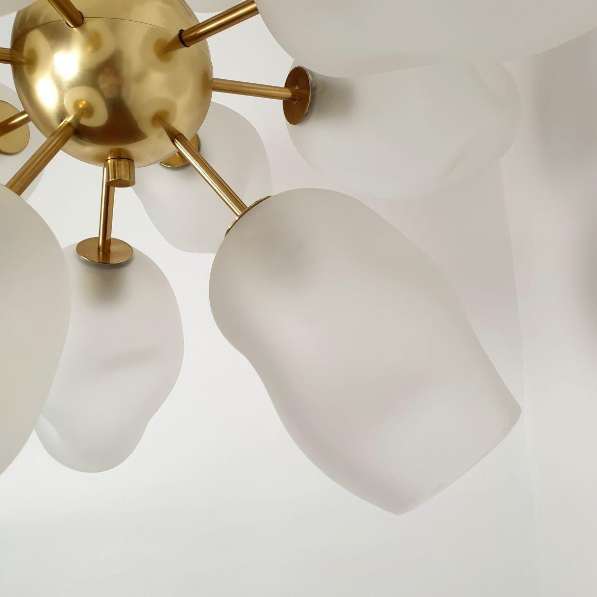 Murano glass and brass Sputnik chandelier, Italy For Sale 2