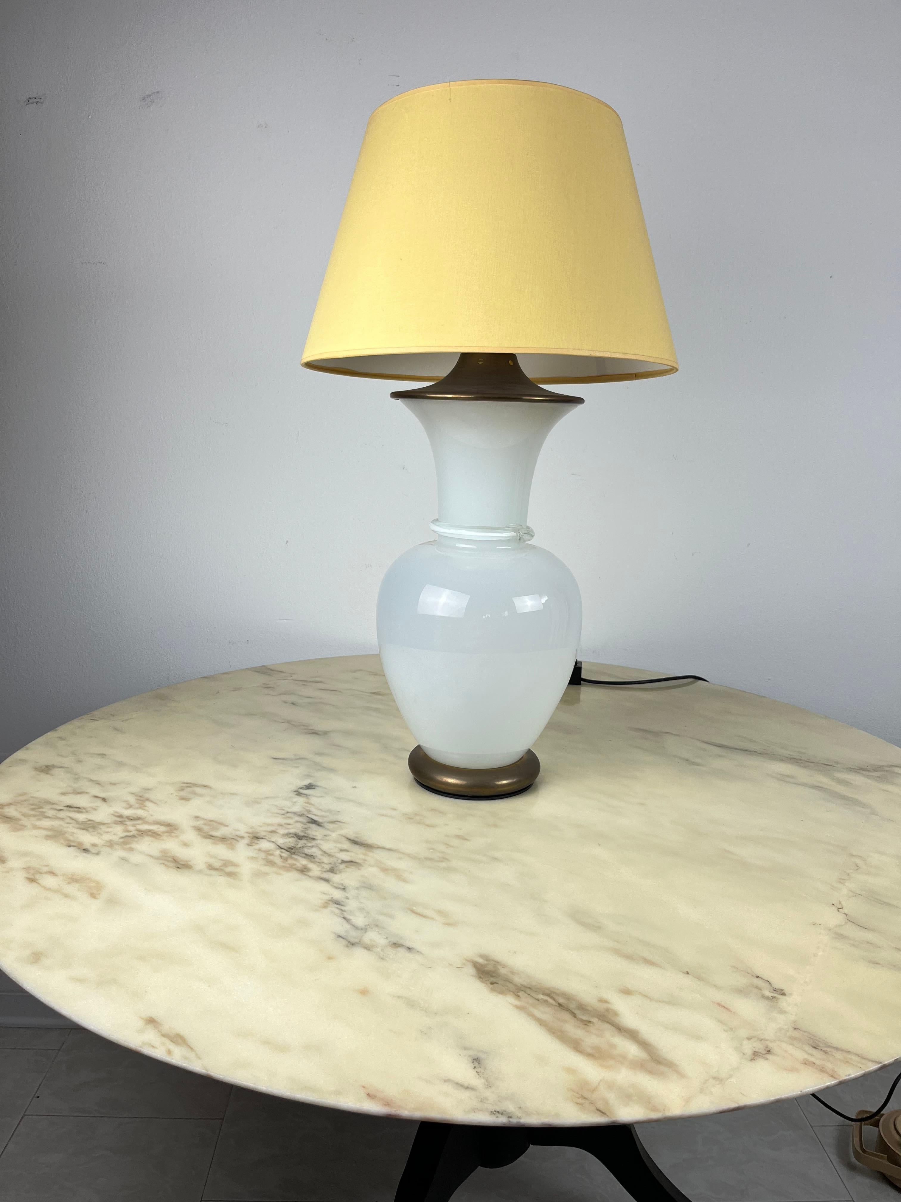 Murano Glass and Brass Table Lamp, F. Fabbian, Italy, 1970s In Good Condition For Sale In Palermo, IT