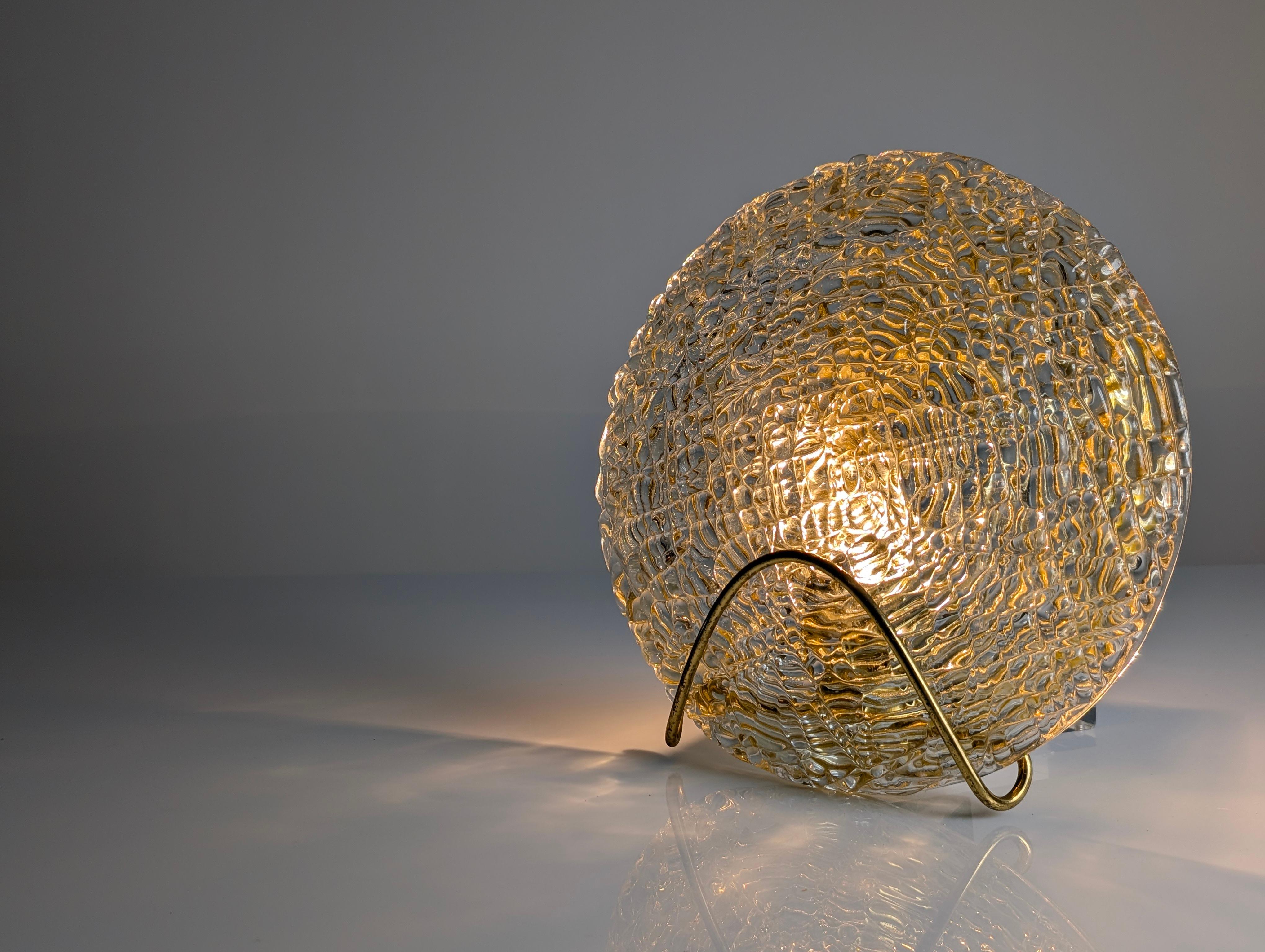 Aplique de cristal de Murano y latón, Austria Años 70 Austríaco en venta