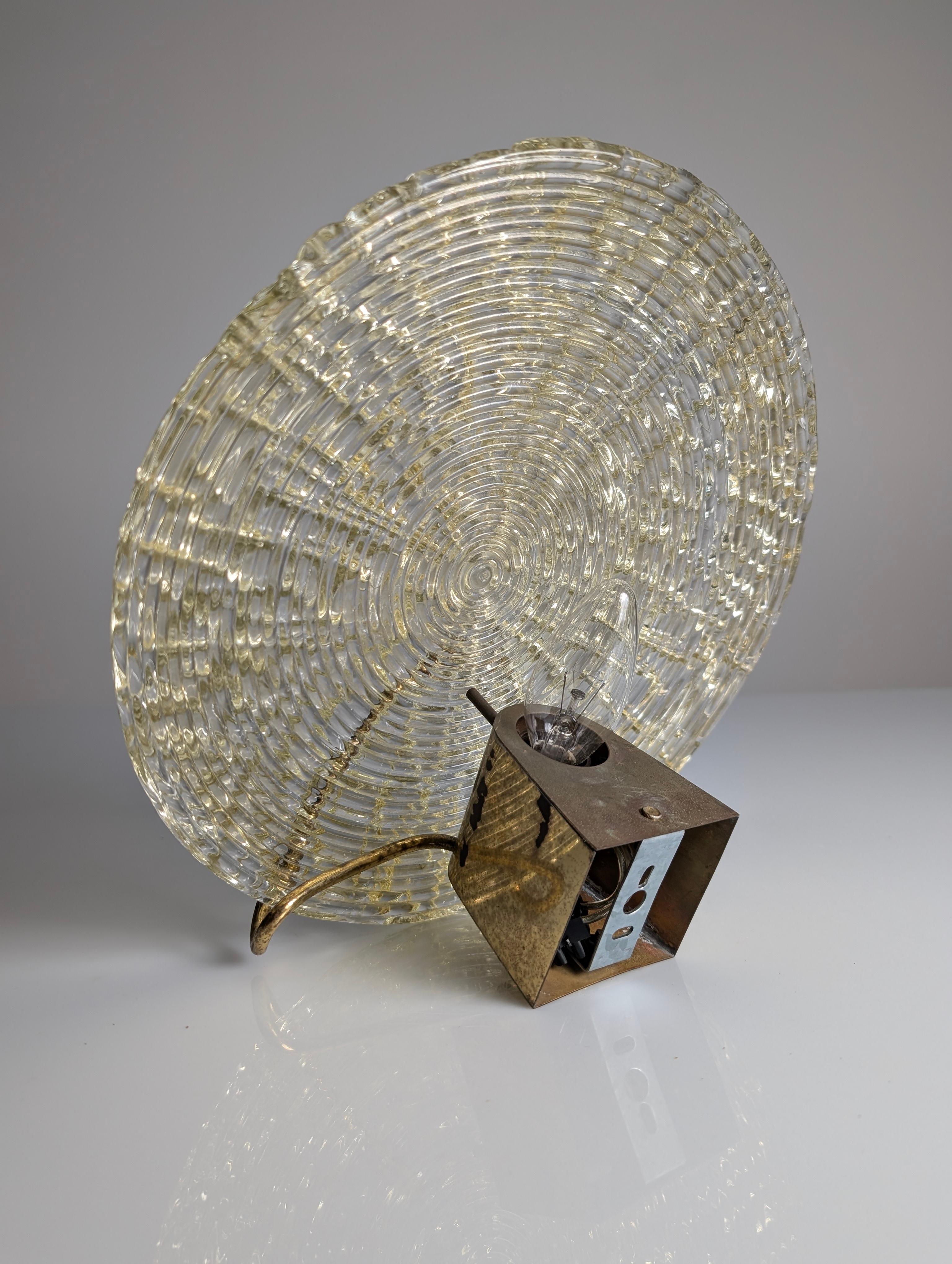 Aplique de cristal de Murano y latón, Austria Años 70 en venta 2