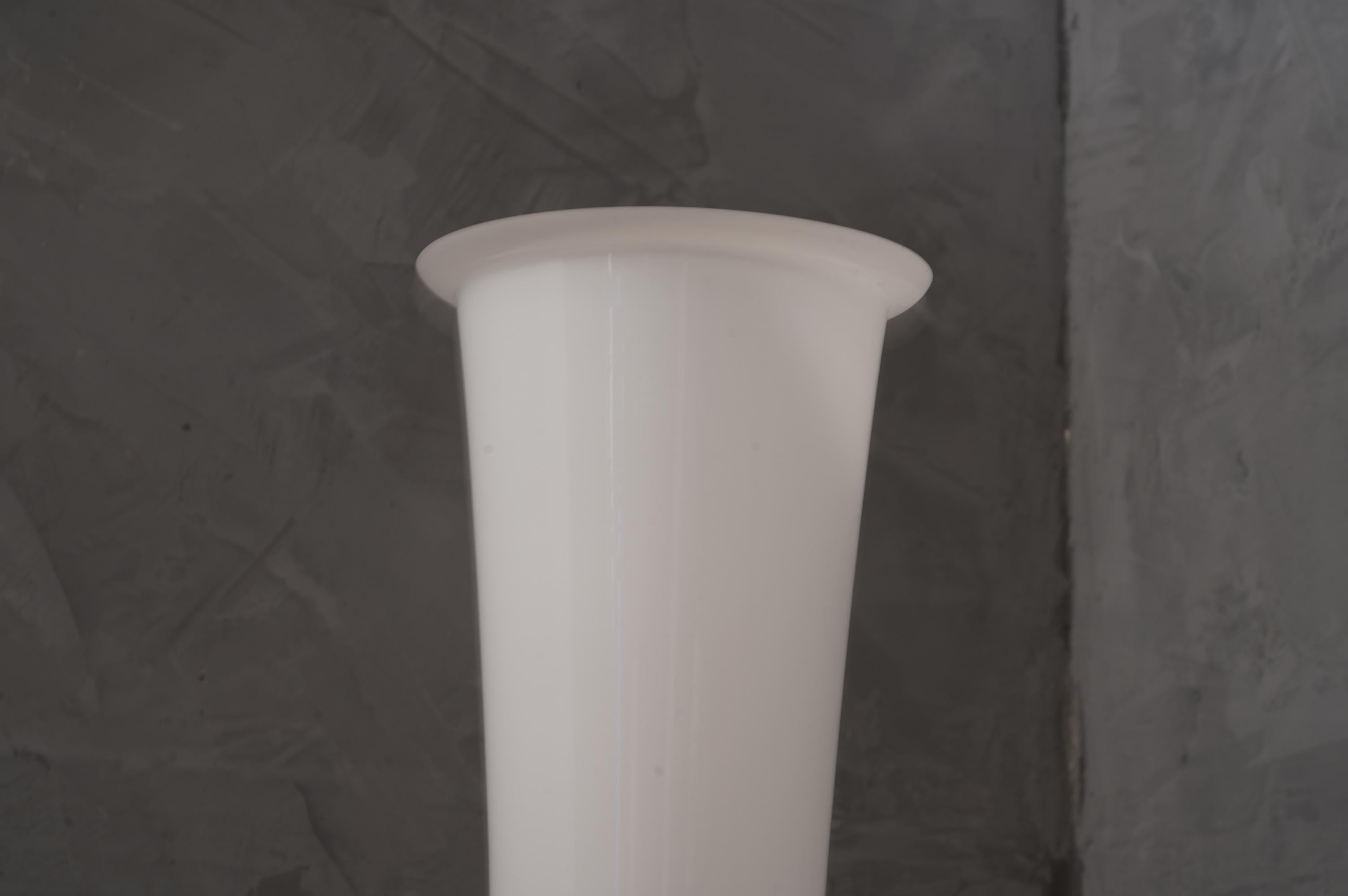 Murano Glass and Carrara Marble White Floor Lamp, 1970 In Good Condition For Sale In Rome, IT