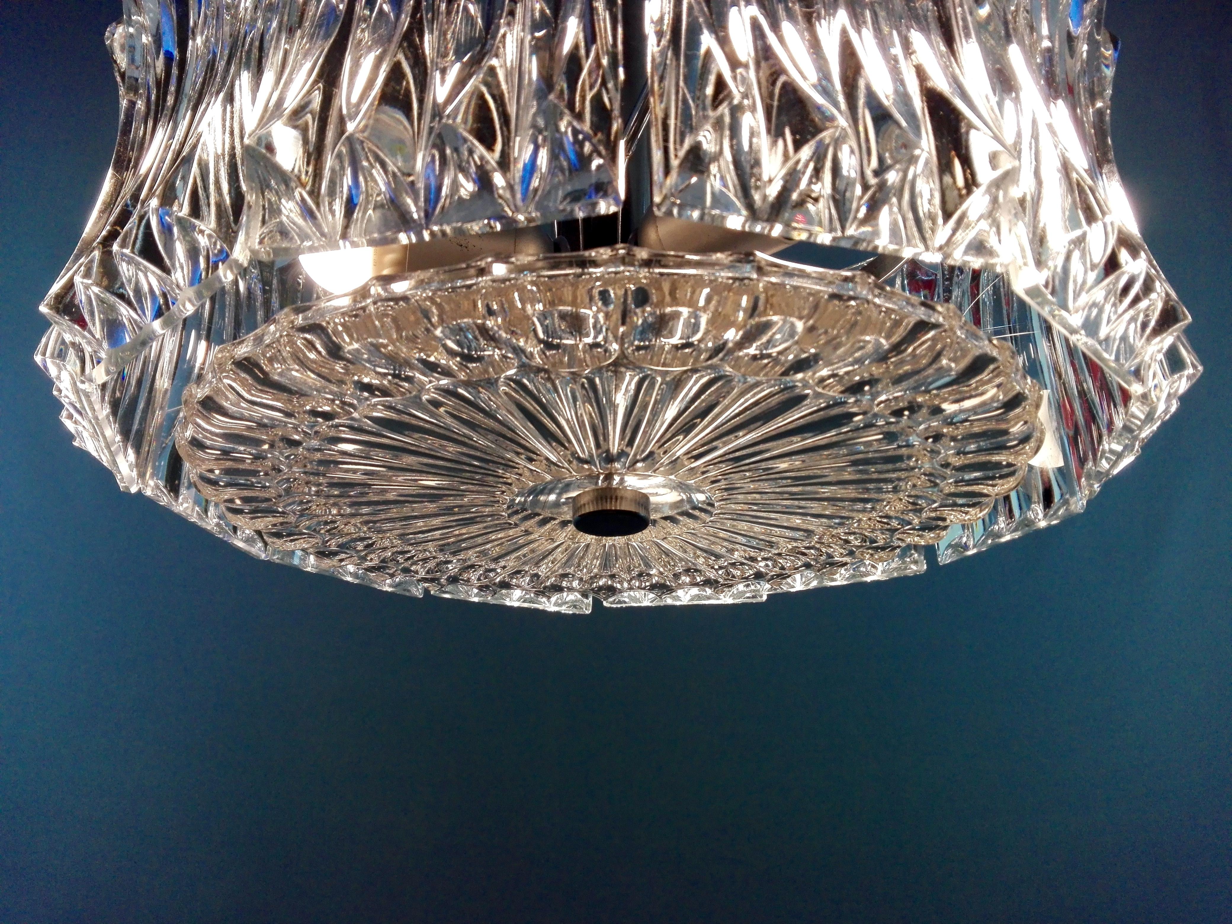 1960s Paolo Venini attributable Murano Glass and Chrome Three-Light Chandelier For Sale 3