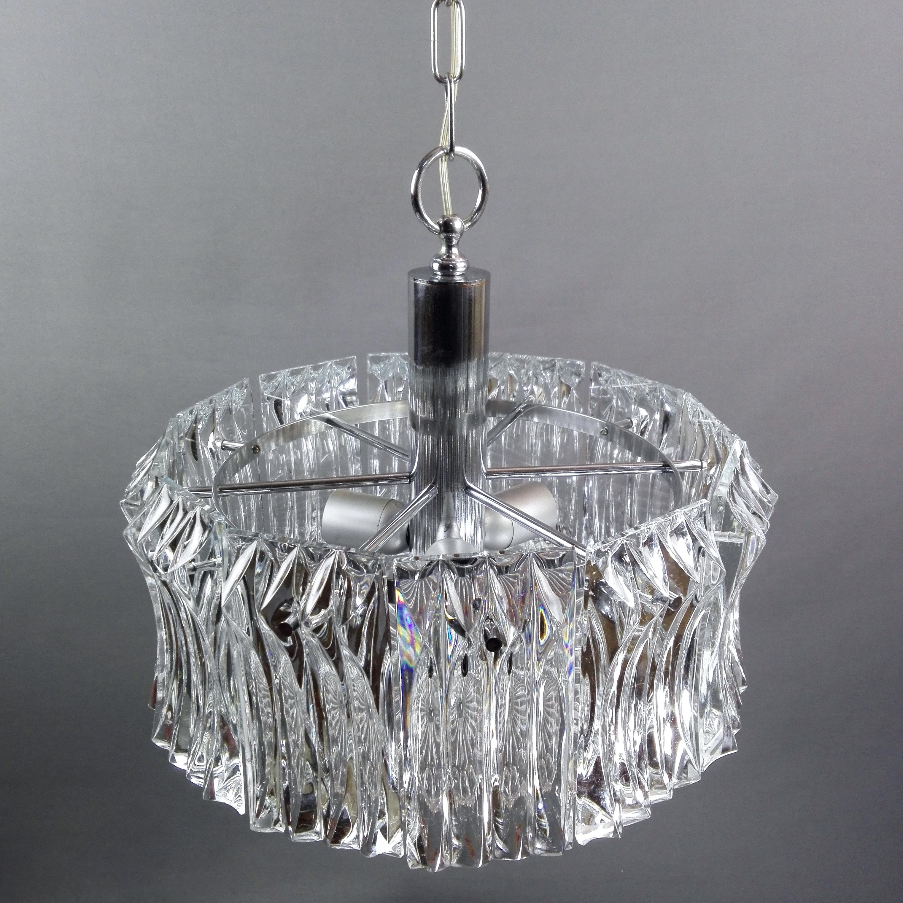 Beveled 1960s Paolo Venini attributable Murano Glass and Chrome Three-Light Chandelier For Sale