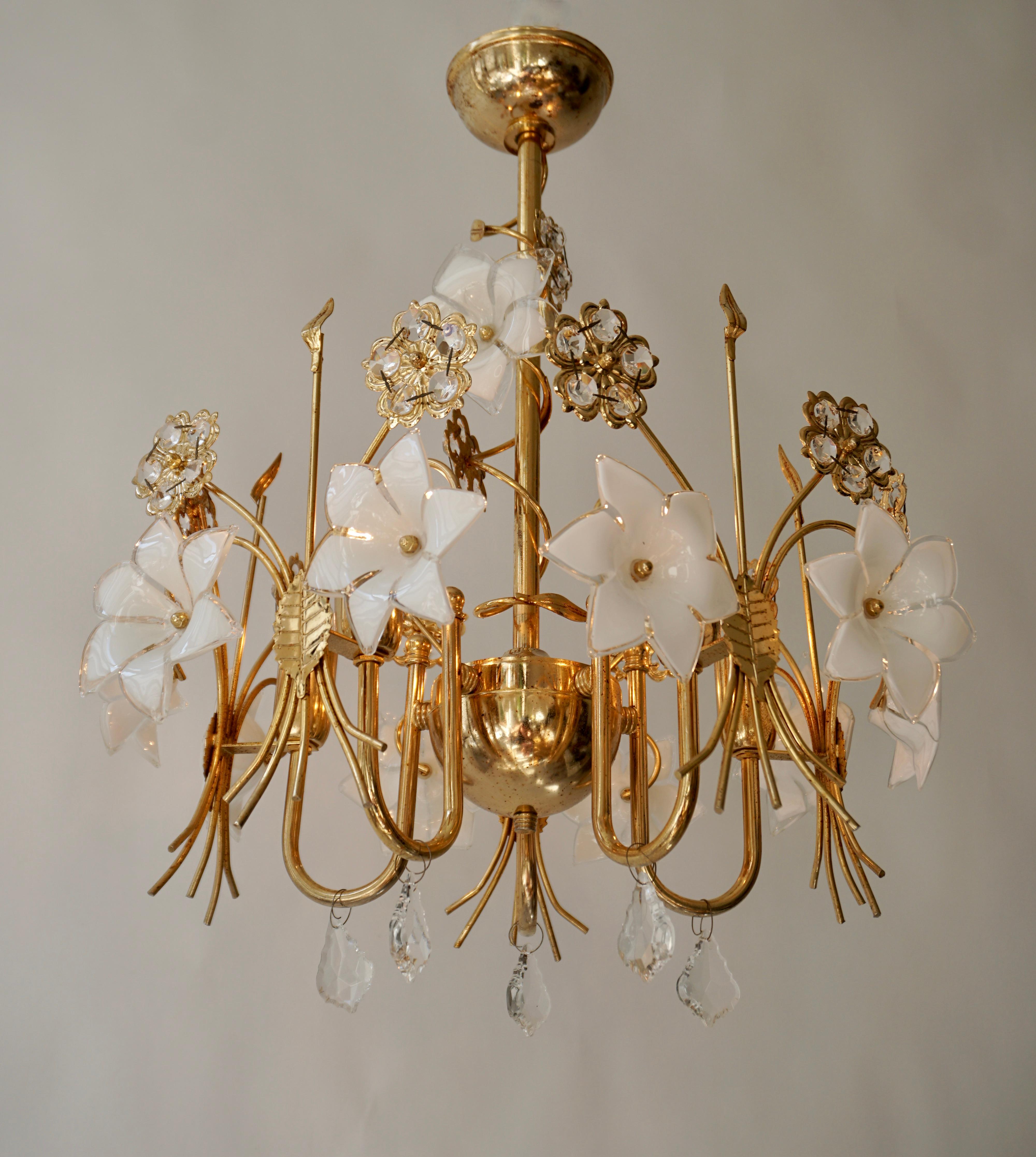 Hollywood Regency Murano Glass and Crystal Chandelier with White Flowers  For Sale