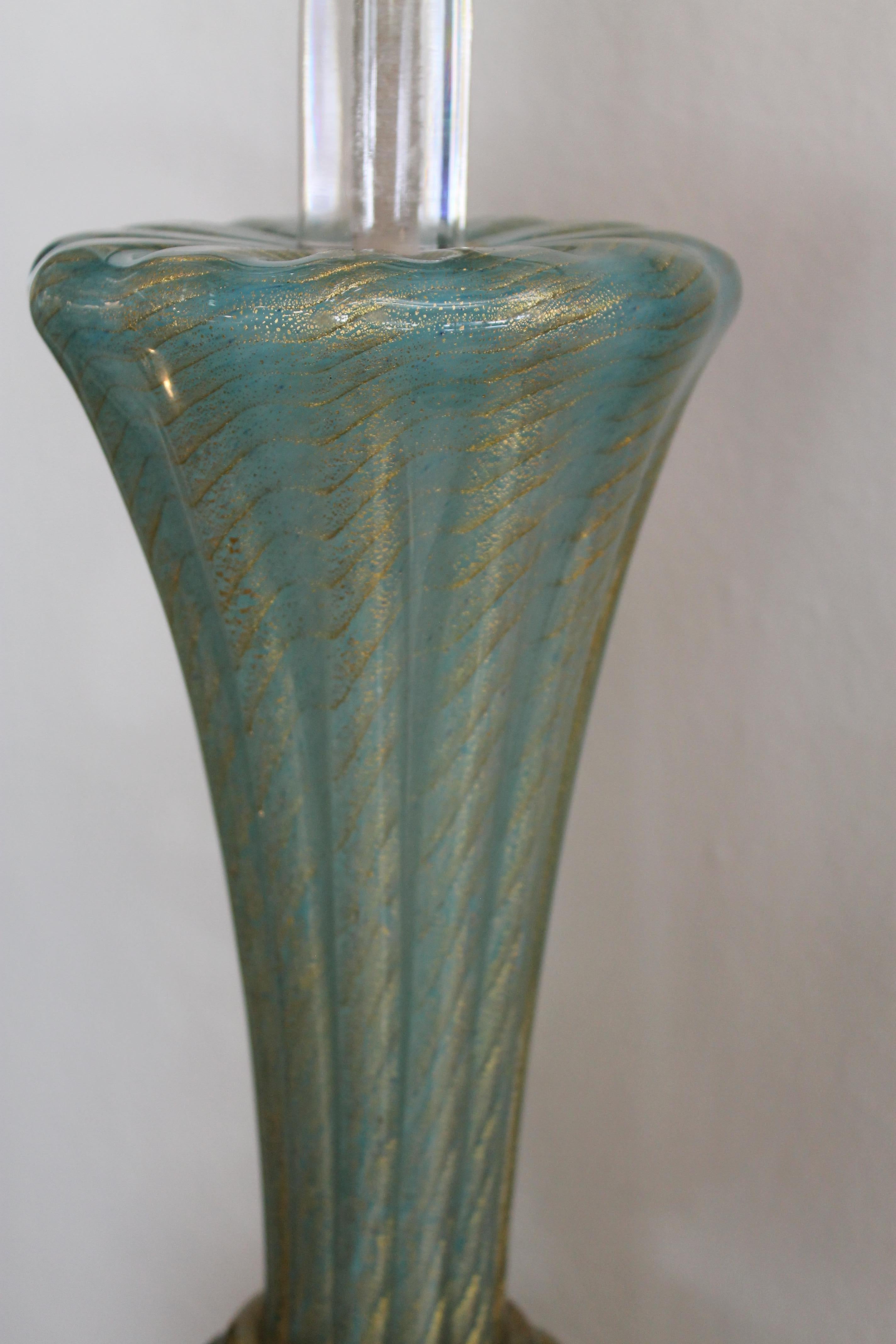 Murano Glass and Lucite Table Lamp Attrib. to Barovier & Toso For Sale 3