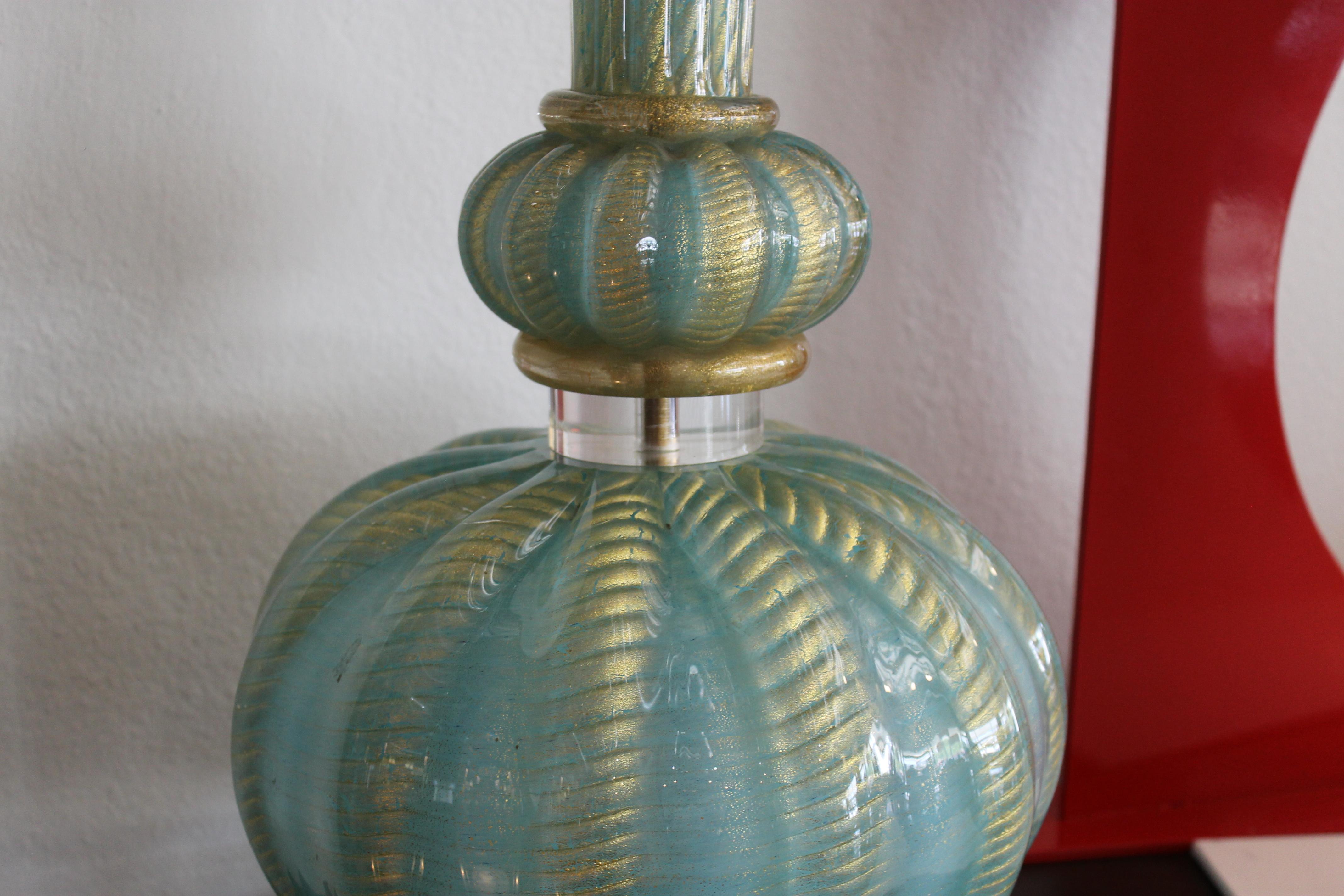 Mid-Century Modern Murano Glass and Lucite Table Lamp Attrib. to Barovier & Toso For Sale
