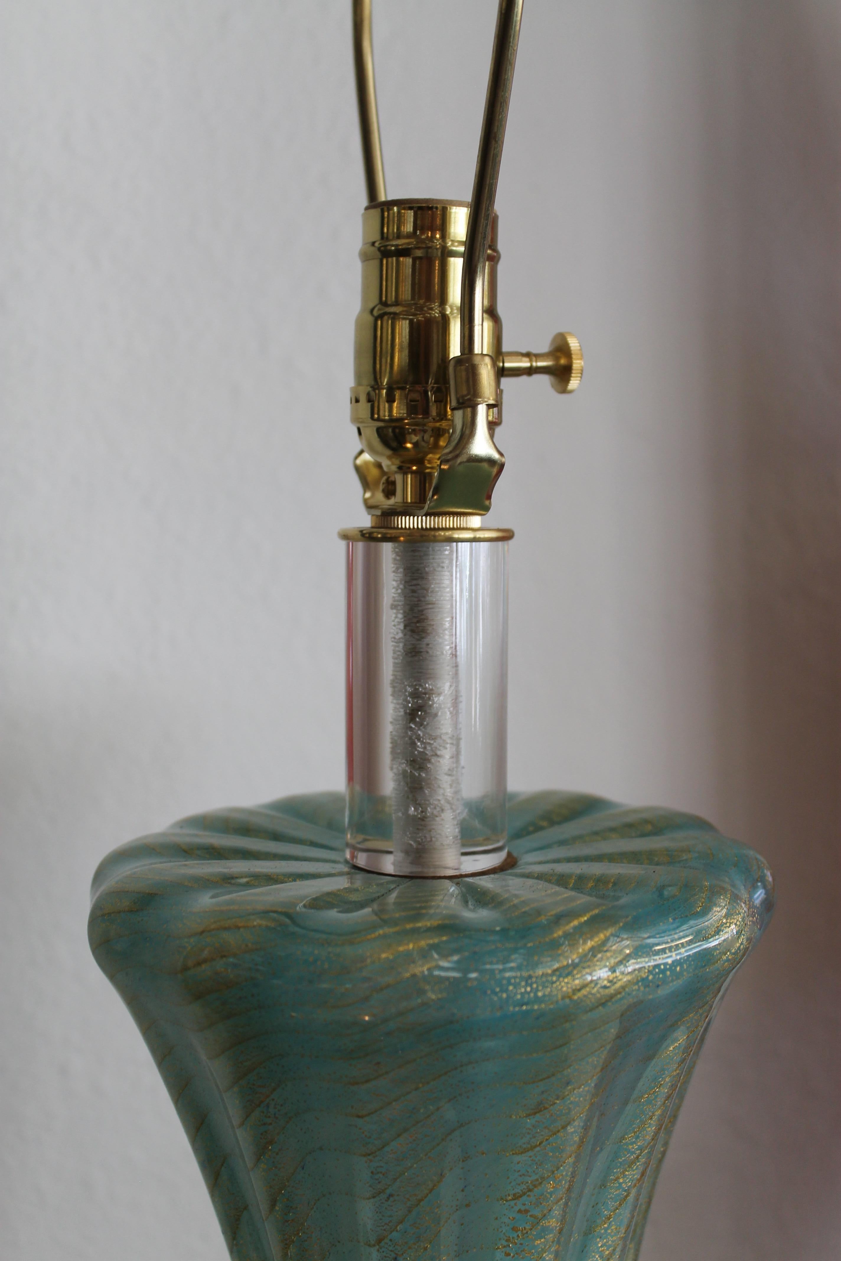 Murano Glass and Lucite Table Lamp Attrib. to Barovier & Toso For Sale 1
