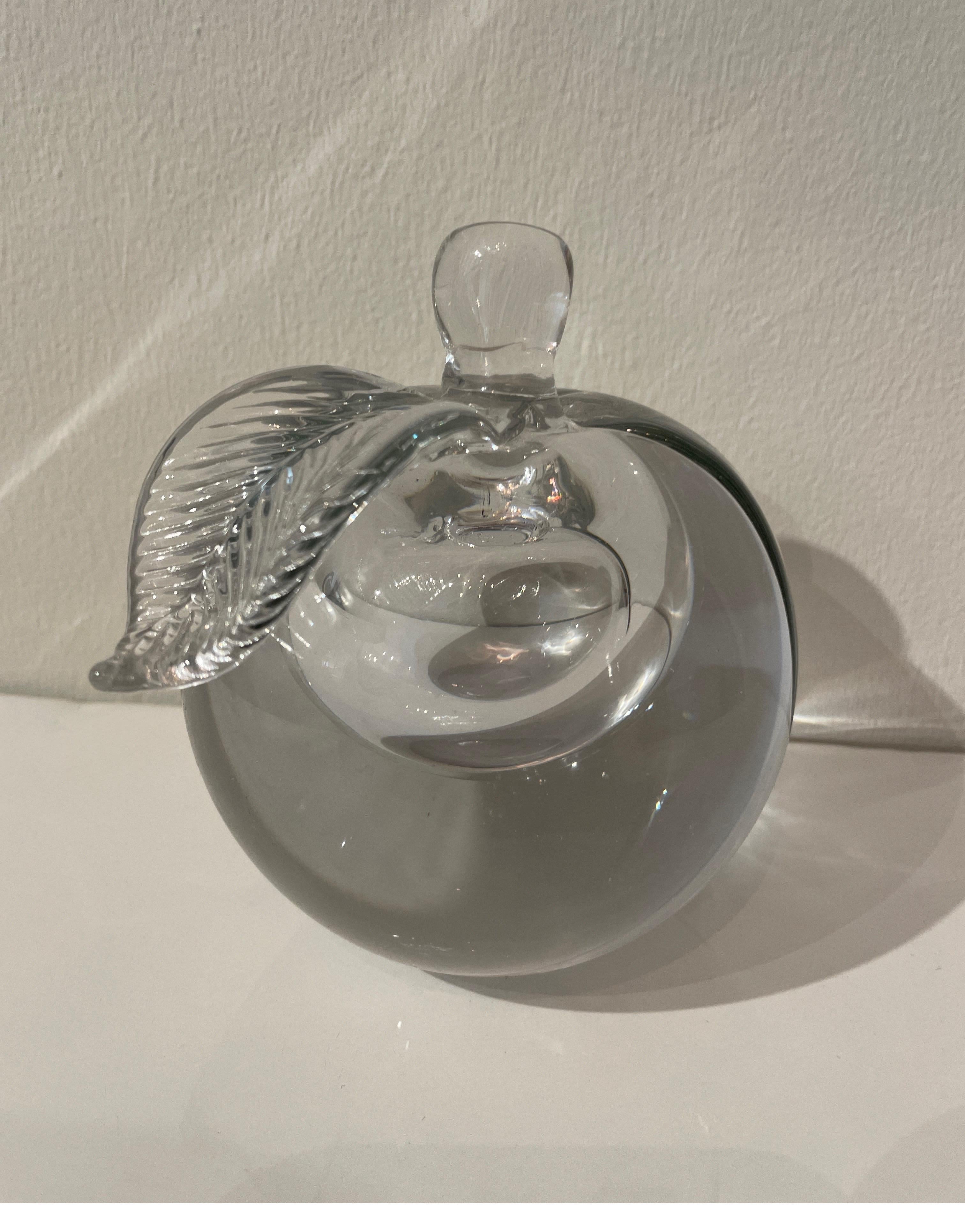 Clear glass Murano paperweight by Ogetti. This Mid-Century Modern piece will look great on any desk. A classic !