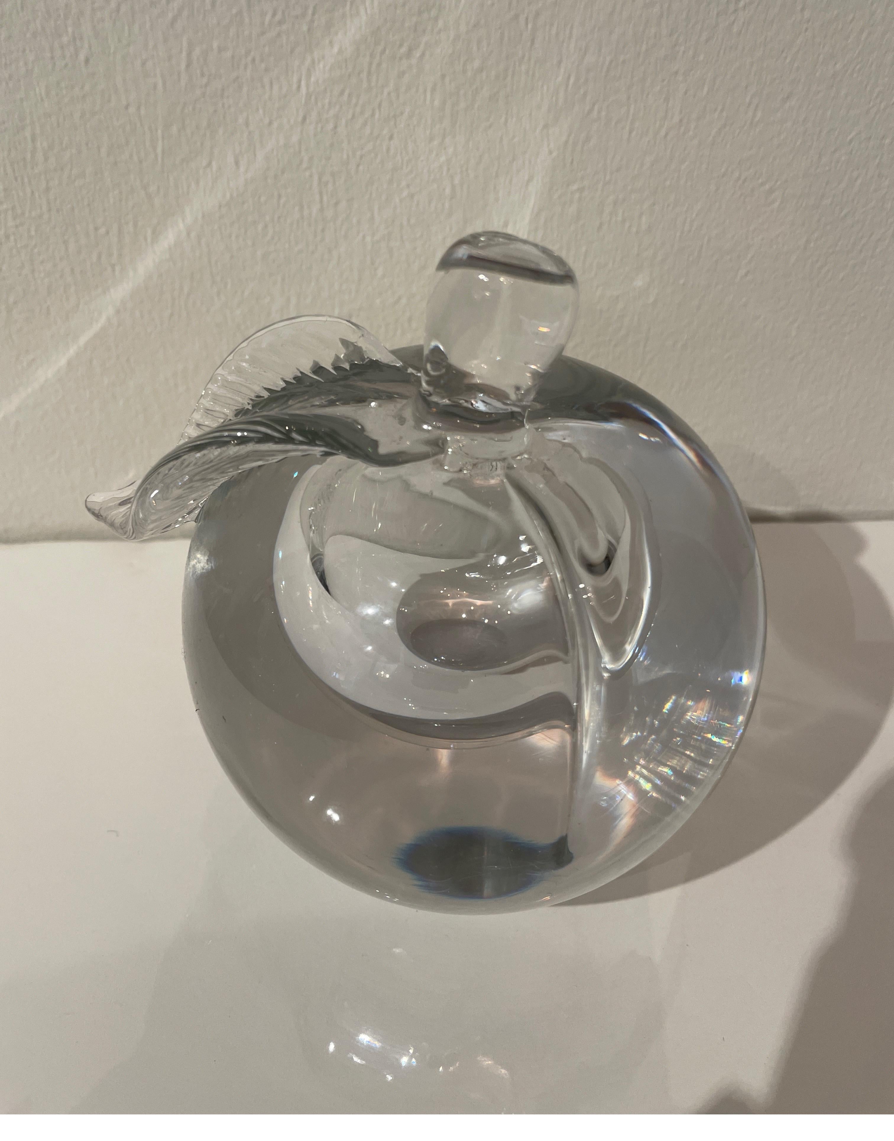 Briefbeschwerer aus Muranoglas in Apfelform von Ogetti im Angebot 2