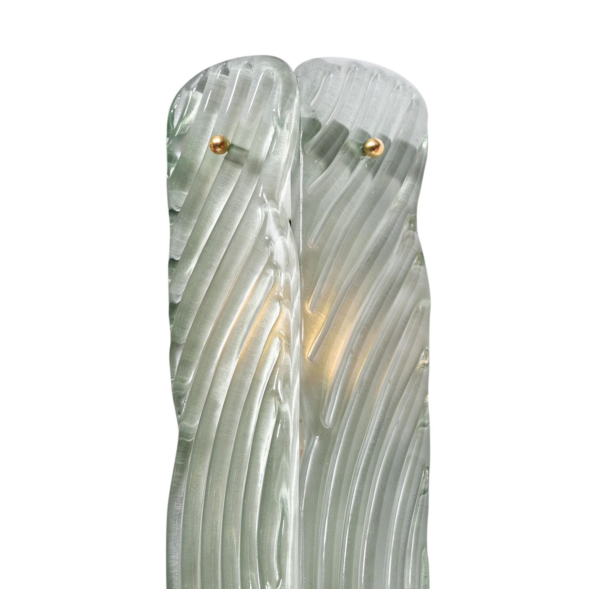 Italiano Applique in vetro di Murano con texture ad acqua in vendita