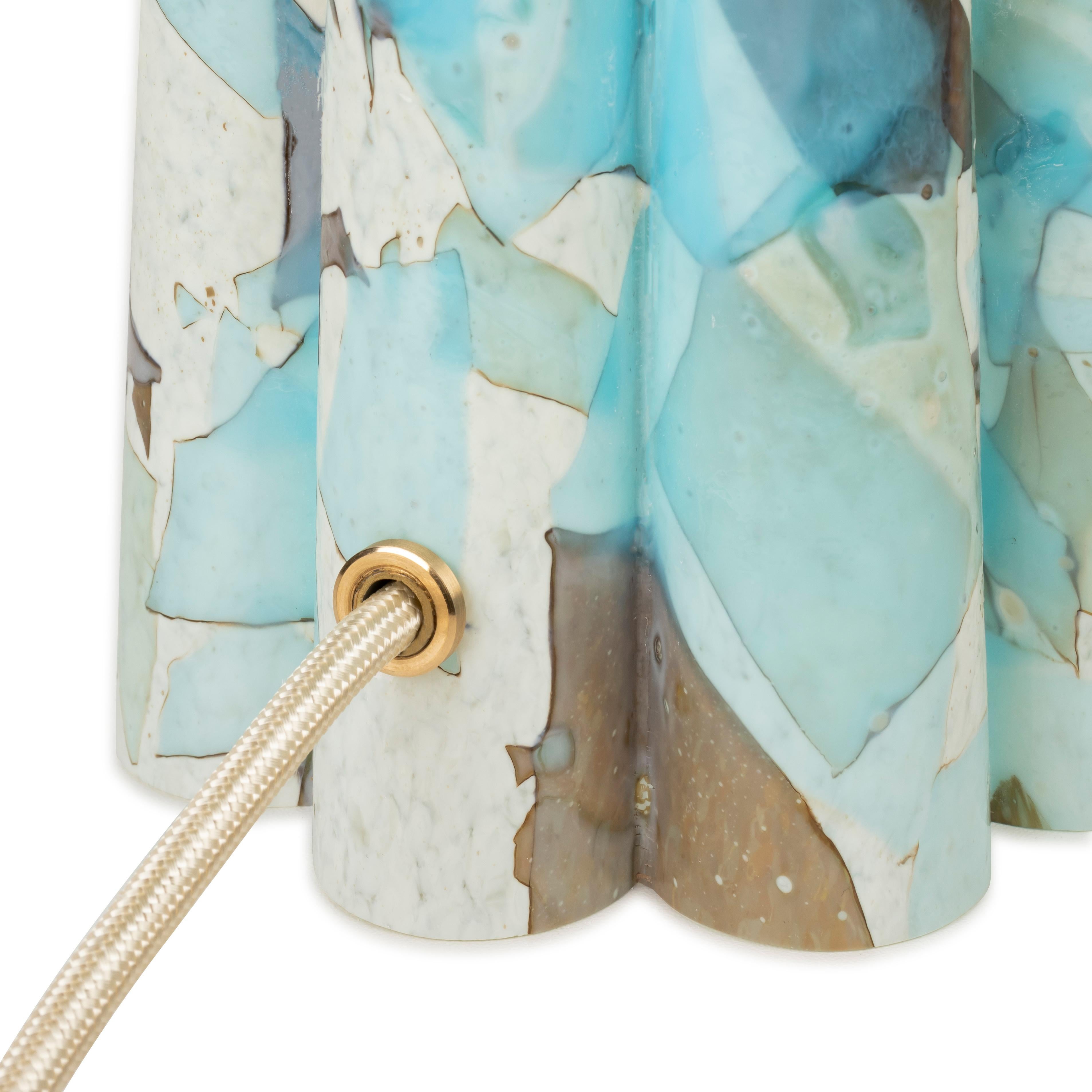 Fait main Lampe seau en verre de Murano aigue-marine avec abat-jour en coton par Stories of Italy en vente
