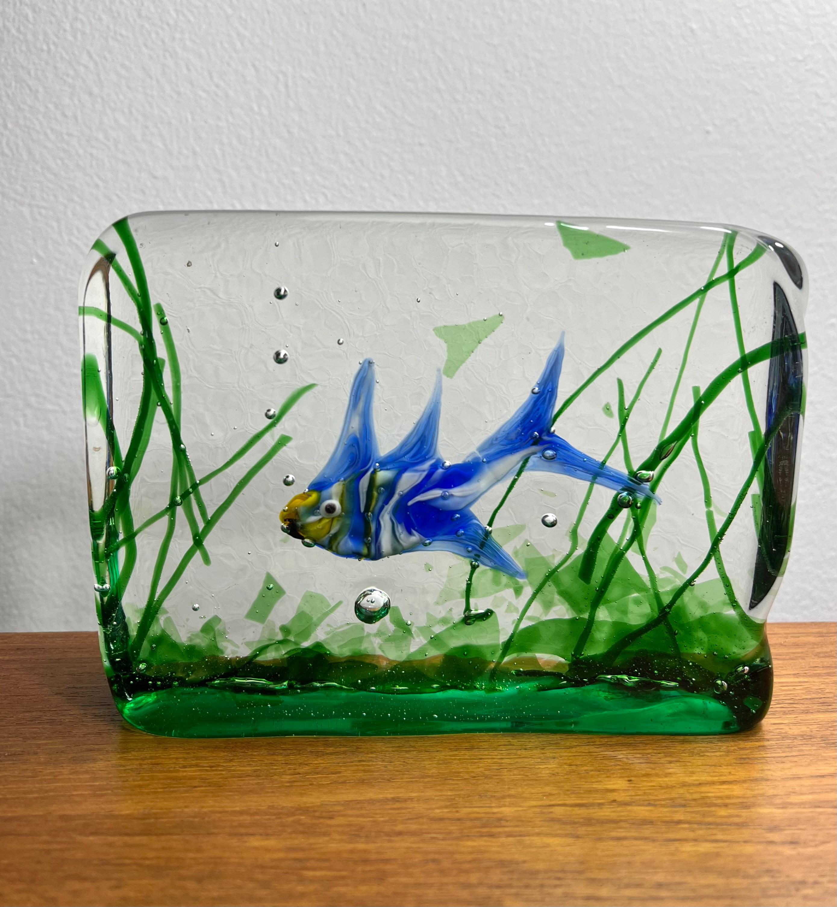 Milieu du XXe siècle Bloc aquarium en verre de Murano par Alfredo Barbini pour Cenedese, années 1950 en vente