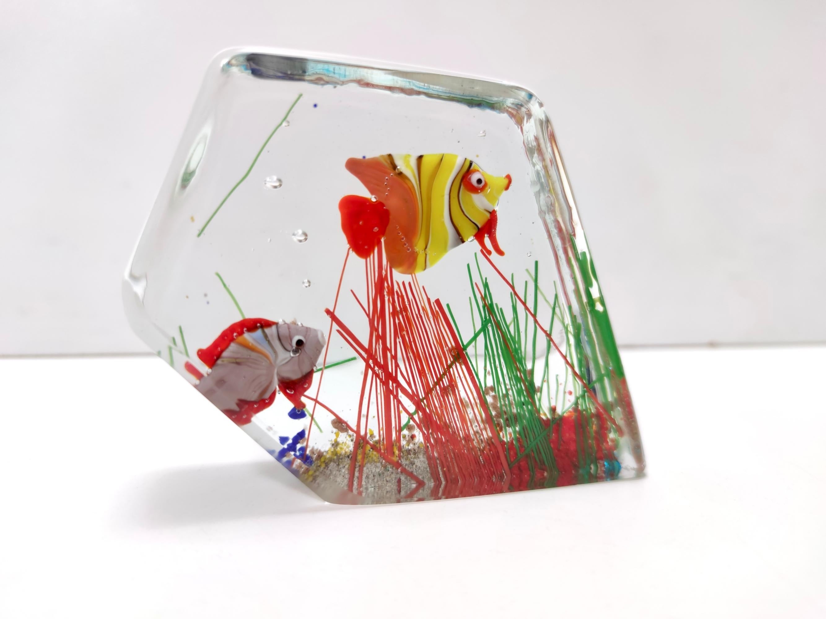 Post-Modern Murano Glass Aquarium by Gino Cenedese with Two Fishes, Paperweight For Sale