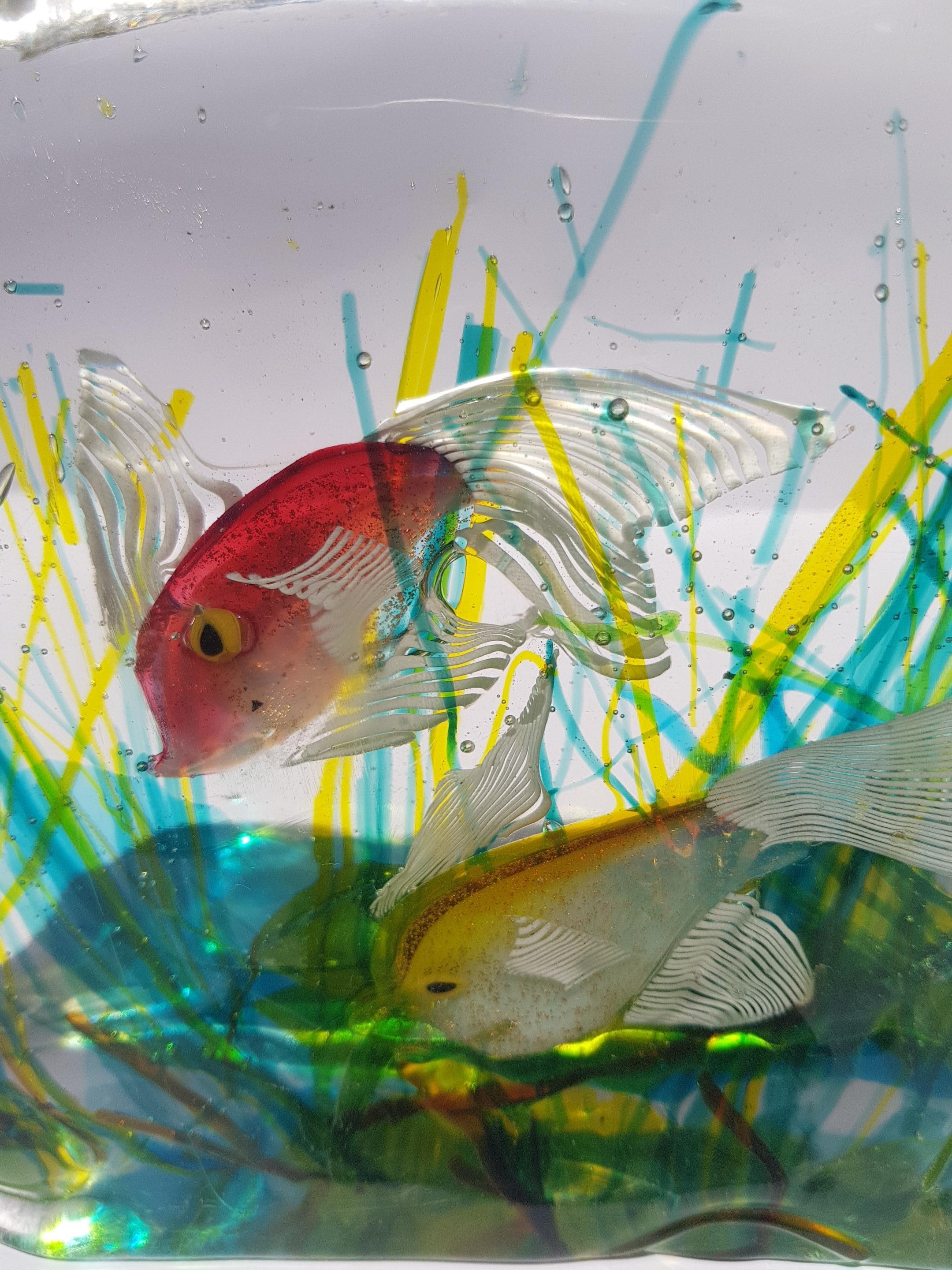 20th Century Murano Glass Aquarium Sculpture Block Alfredo Barbini Cenedese Art Glass Fish For Sale