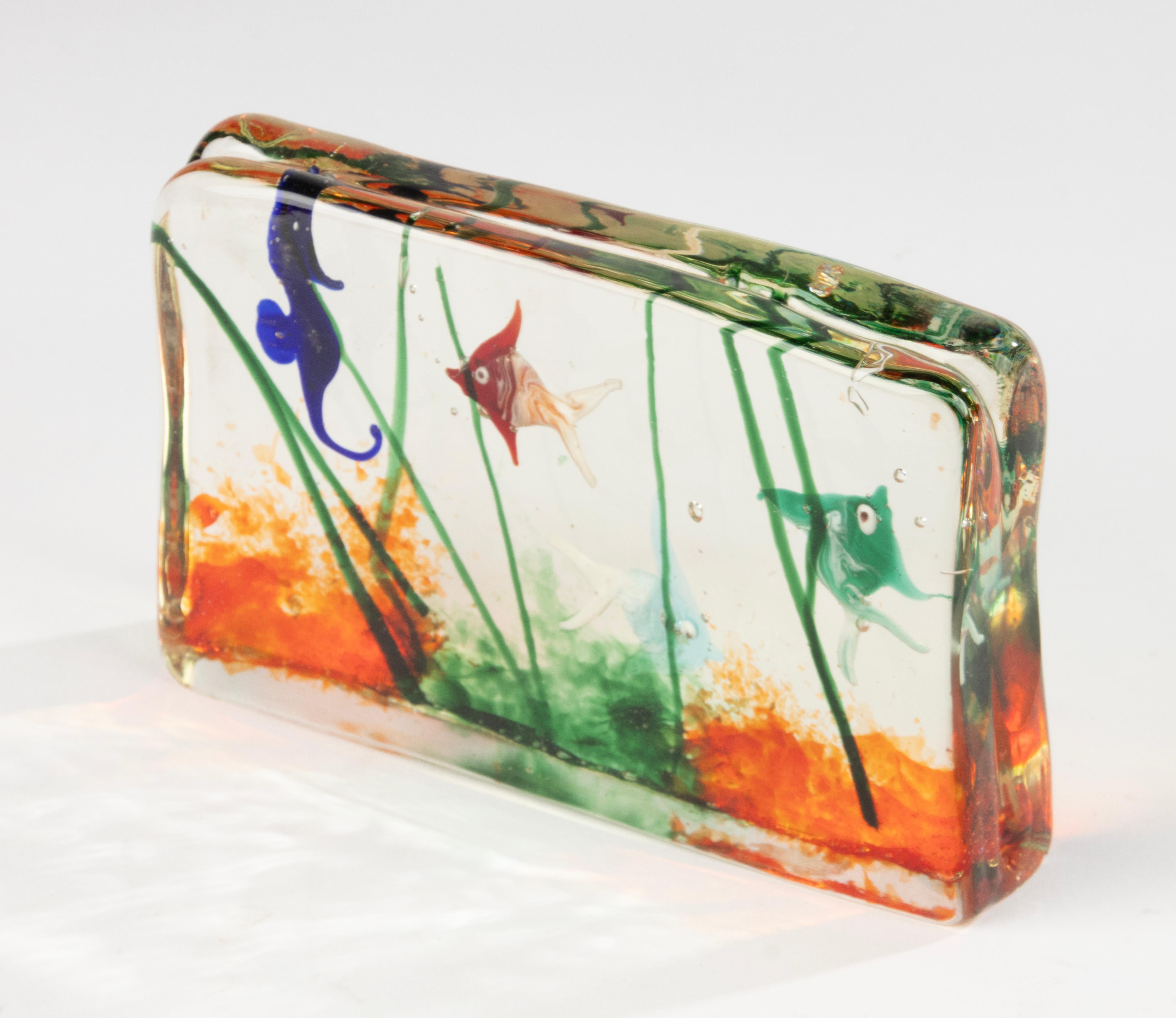 Milieu du XXe siècle Sculpture d'aquarium en verre de Murano - Italie - Circa 1960s en vente