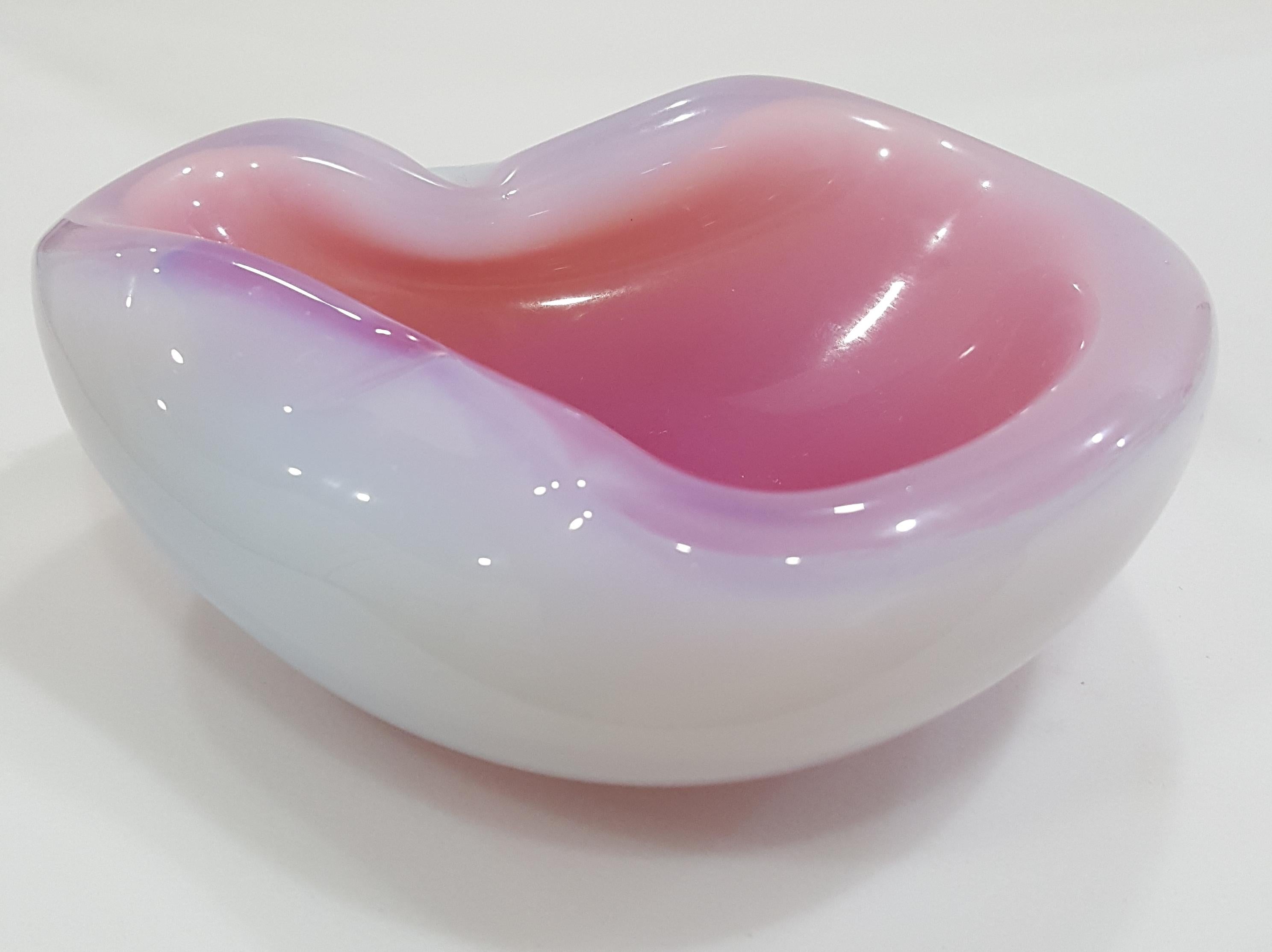 Mid-Century moderno Ciotola/posacenere opalino di Murano Archimede Seguso o Cenedese VENDITA CHIUSA in vendita