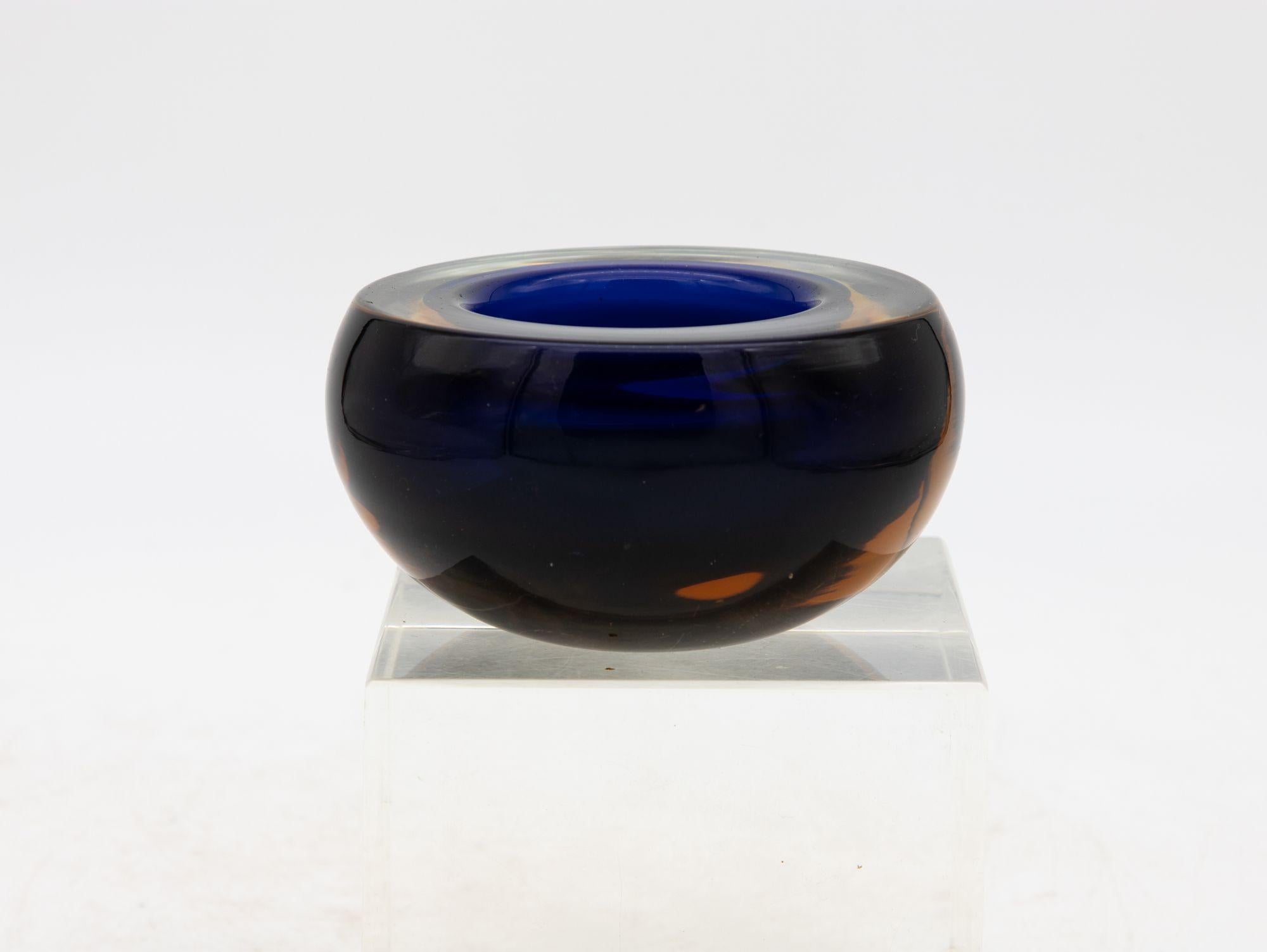 Murano Glass Ashtray, 1960s In Good Condition For Sale In South Salem, NY