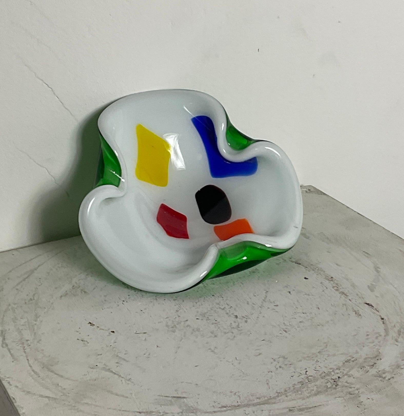 Vetro di Murano Posacenere in vetro di Murano attribuibile ad Archimede Seguso degli anni '60 in vendita