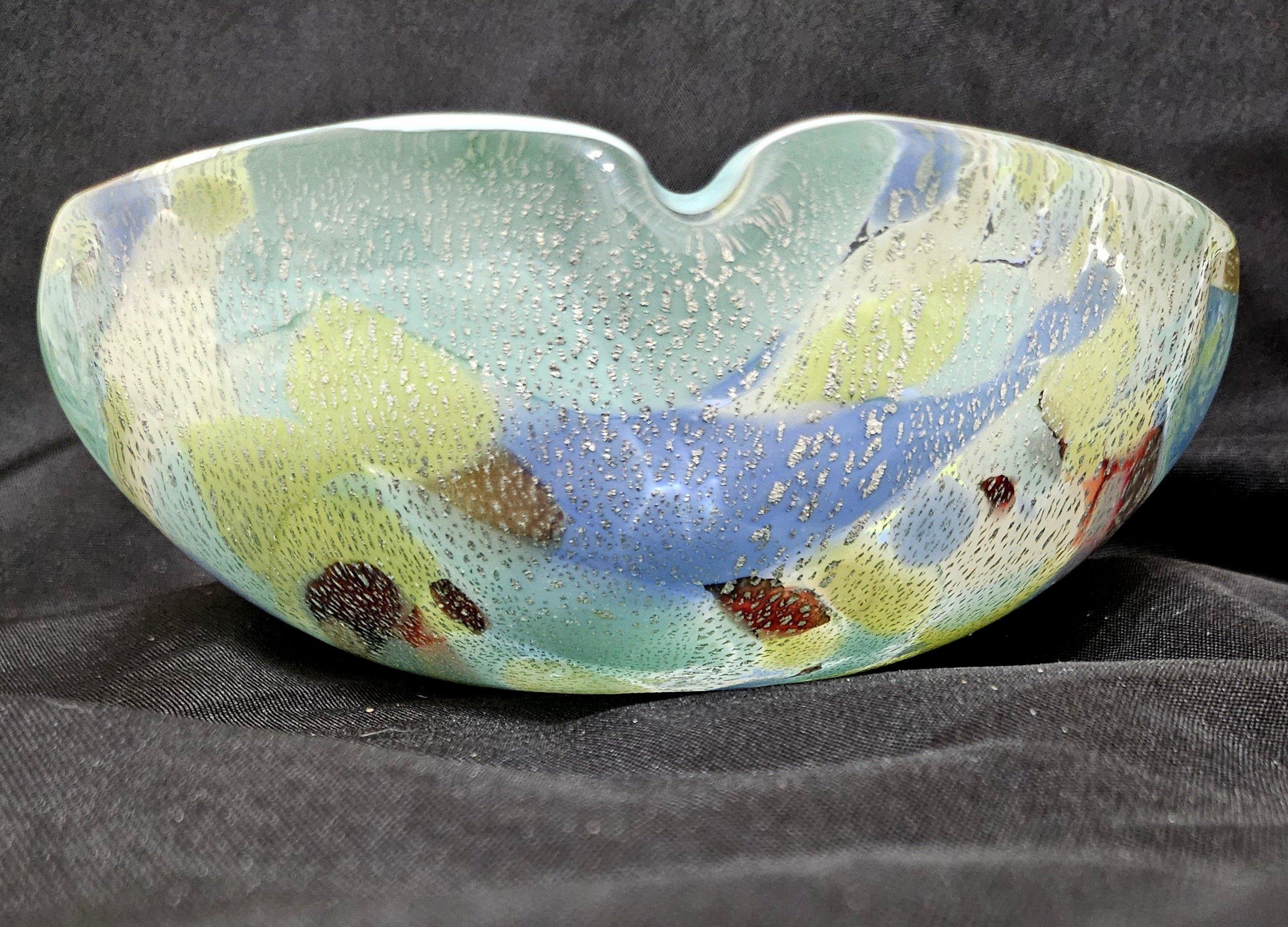 Cenicero / Cuenco de cristal de Murano de varios colores con motas de plata VENTA POR CIERRE siglo XX en venta